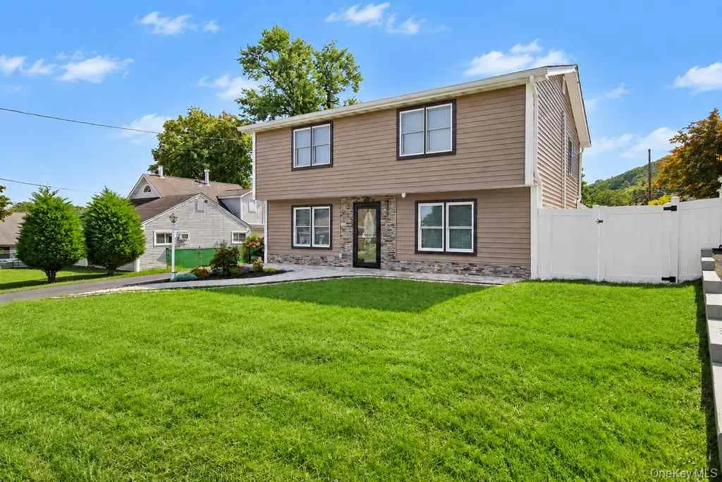 28 Hurd Avenue, Haverstraw, NY, 4 Bedrooms Bedrooms, 7 Rooms Rooms,2 BathroomsBathrooms,Residential,For Rent,Hurd,0,1046742 28 Hurd Avenue, Haverstraw, NY, 4 Bedrooms Bedrooms, 7 Rooms Rooms,2 BathroomsBathrooms,Residential,For Rent,Hurd,0,1046742