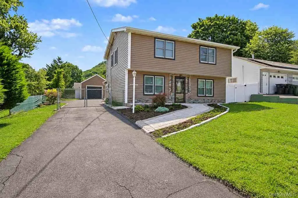 28 Hurd Avenue, Haverstraw, NY, 4 Bedrooms Bedrooms, 7 Rooms Rooms,2 BathroomsBathrooms,Residential,For Rent,Hurd,0,1046742 28 Hurd Avenue, Haverstraw, NY, 4 Bedrooms Bedrooms, 7 Rooms Rooms,2 BathroomsBathrooms,Residential,For Rent,Hurd,0,1046742