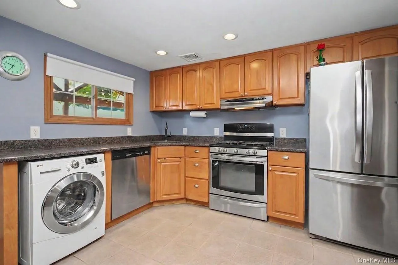 28 Hurd Avenue, Haverstraw, NY, 4 Bedrooms Bedrooms, 7 Rooms Rooms,2 BathroomsBathrooms,Residential,For Rent,Hurd,0,1046742 28 Hurd Avenue, Haverstraw, NY, 4 Bedrooms Bedrooms, 7 Rooms Rooms,2 BathroomsBathrooms,Residential,For Rent,Hurd,0,1046742