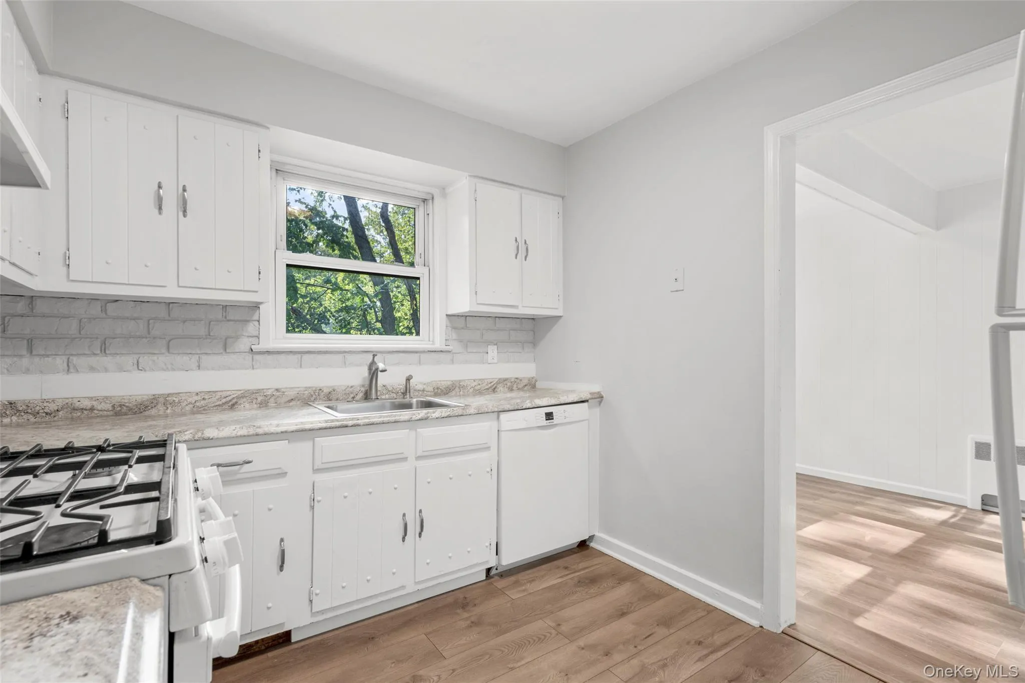 907 Palmer Avenue, Mamaroneck, NY, 2 Bedrooms Bedrooms, 5 Rooms Rooms,1 BathroomBathrooms,Residential,For Rent,Palmer,0,1046743 907 Palmer Avenue, Mamaroneck, NY, 2 Bedrooms Bedrooms, 5 Rooms Rooms,1 BathroomBathrooms,Residential,For Rent,Palmer,0,1046743