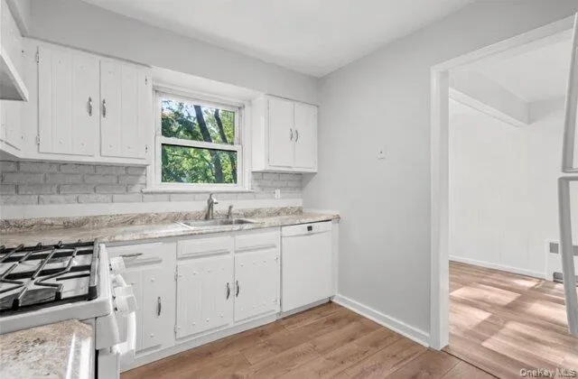 907 Palmer Avenue, Mamaroneck, NY, 2 Bedrooms Bedrooms, 5 Rooms Rooms,1 BathroomBathrooms,Residential,For Rent,Palmer,0,1046743 907 Palmer Avenue, Mamaroneck, NY, 2 Bedrooms Bedrooms, 5 Rooms Rooms,1 BathroomBathrooms,Residential,For Rent,Palmer,0,1046743