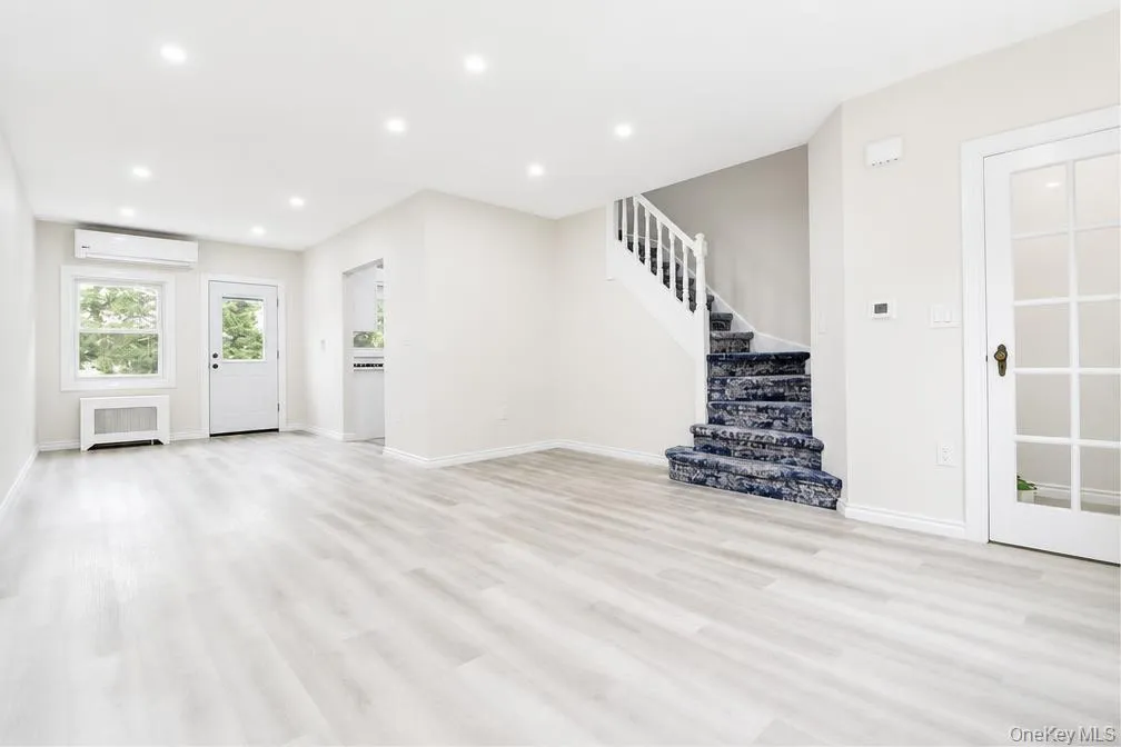 6110 84th Street, New York, NY, 3 Bedrooms Bedrooms, 8 Rooms Rooms,1 BathroomBathrooms,Residential,For Rent,84th,0,1046745 6110 84th Street, New York, NY, 3 Bedrooms Bedrooms, 8 Rooms Rooms,1 BathroomBathrooms,Residential,For Rent,84th,0,1046745