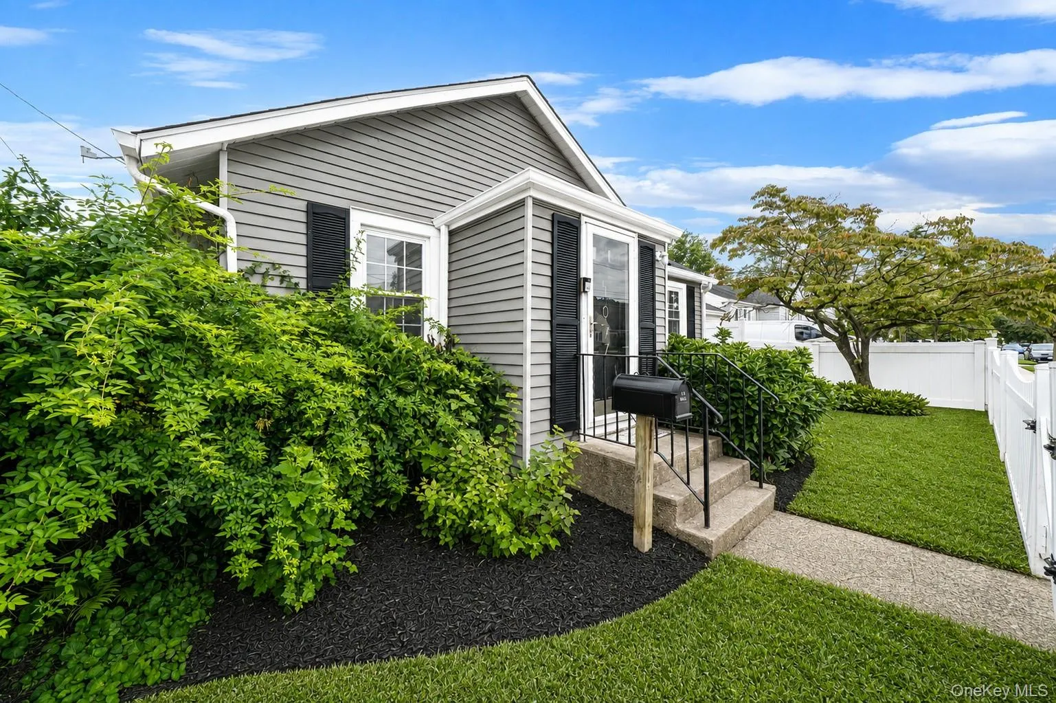 1077 Central Avenue, Hempstead, NY, 2 Bedrooms Bedrooms, 5 Rooms Rooms,1 BathroomBathrooms,Residential,For Rent,Central,0,1046759 1077 Central Avenue, Hempstead, NY, 2 Bedrooms Bedrooms, 5 Rooms Rooms,1 BathroomBathrooms,Residential,For Rent,Central,0,1046759