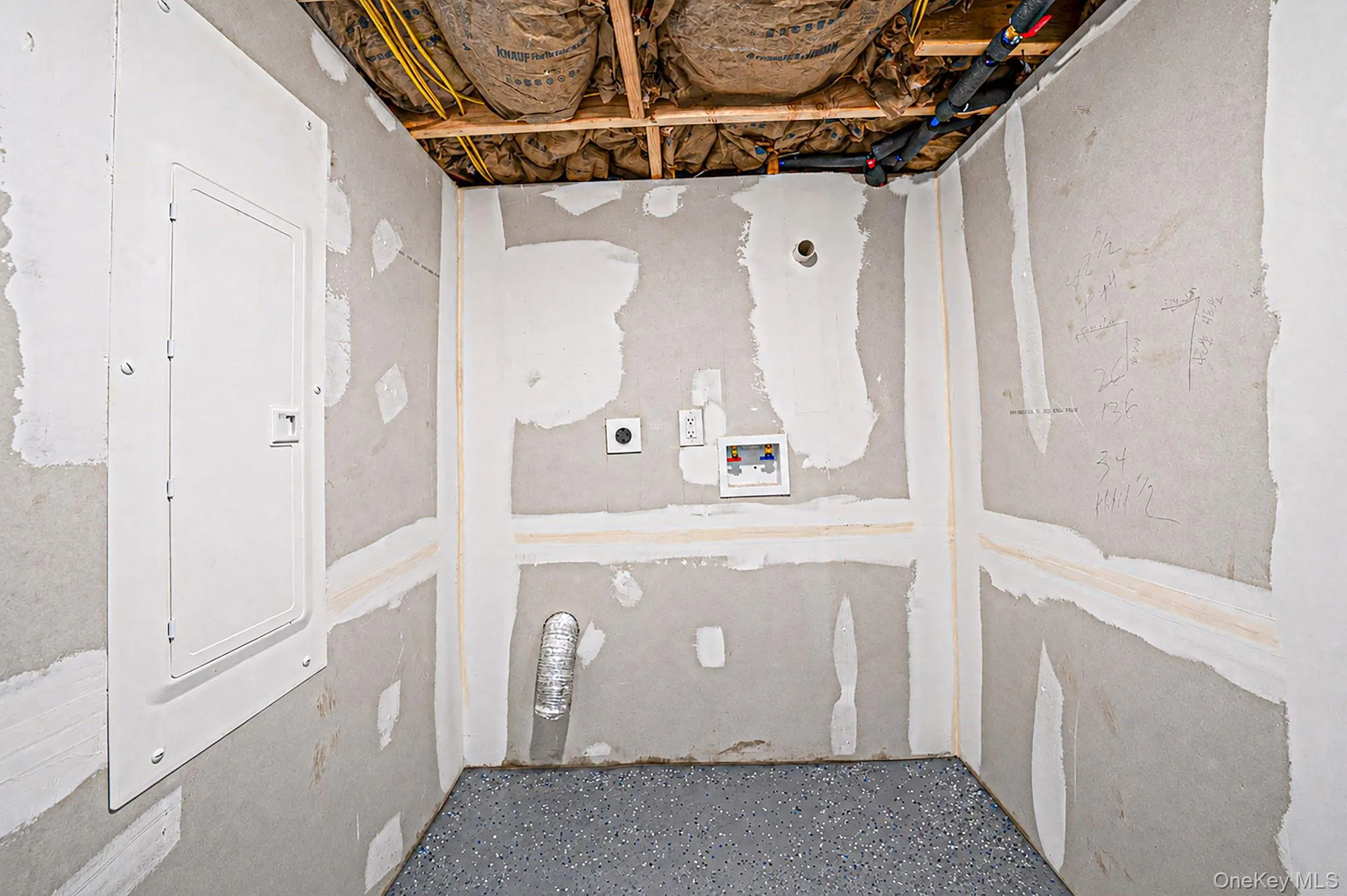 1077 Central Avenue, Hempstead, NY, 2 Bedrooms Bedrooms, 5 Rooms Rooms,1 BathroomBathrooms,Residential,For Rent,Central,0,1046759 1077 Central Avenue, Hempstead, NY, 2 Bedrooms Bedrooms, 5 Rooms Rooms,1 BathroomBathrooms,Residential,For Rent,Central,0,1046759