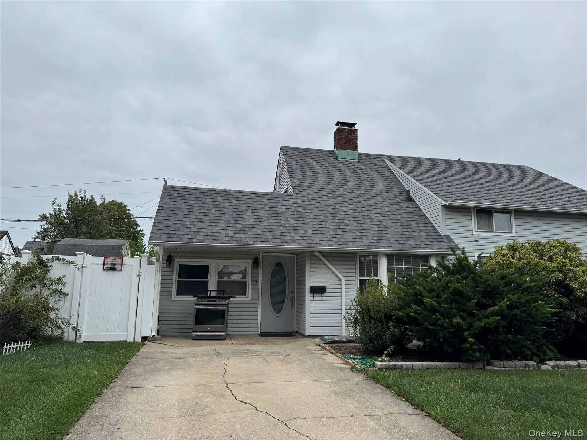 5 Meander Lane, Hempstead, NY, 4 Bedrooms Bedrooms, 7 Rooms Rooms,1 BathroomBathrooms,Residential Lease,For Rent,Meander,0,1046761 5 Meander Lane, Hempstead, NY, 4 Bedrooms Bedrooms, 7 Rooms Rooms,1 BathroomBathrooms,Residential Lease,For Rent,Meander,0,1046761