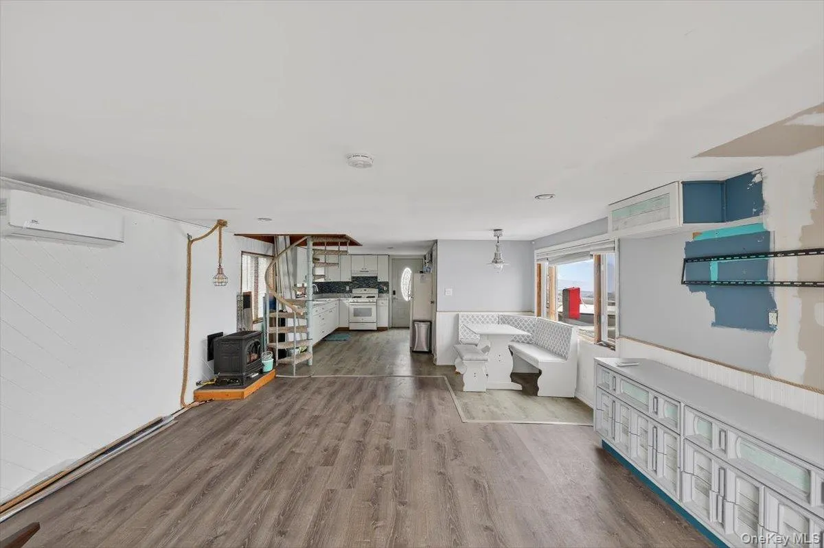 149 c Riverside Drive, Riverhead, NY, 2 Bedrooms Bedrooms, 5 Rooms Rooms,1 BathroomBathrooms,Residential Lease,For Rent,Riverside Drive,0,1046767 149 c Riverside Drive, Riverhead, NY, 2 Bedrooms Bedrooms, 5 Rooms Rooms,1 BathroomBathrooms,Residential Lease,For Rent,Riverside Drive,0,1046767
