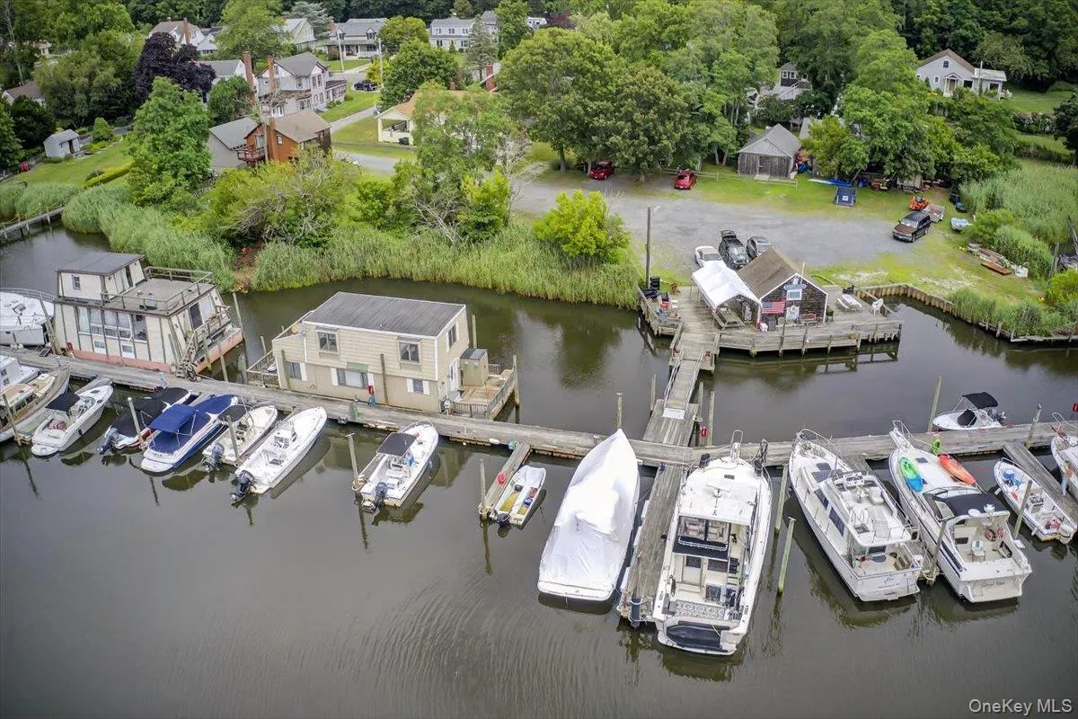 149 c Riverside Drive, Riverhead, NY, 2 Bedrooms Bedrooms, 5 Rooms Rooms,1 BathroomBathrooms,Residential Lease,For Rent,Riverside Drive,0,1046767 149 c Riverside Drive, Riverhead, NY, 2 Bedrooms Bedrooms, 5 Rooms Rooms,1 BathroomBathrooms,Residential Lease,For Rent,Riverside Drive,0,1046767