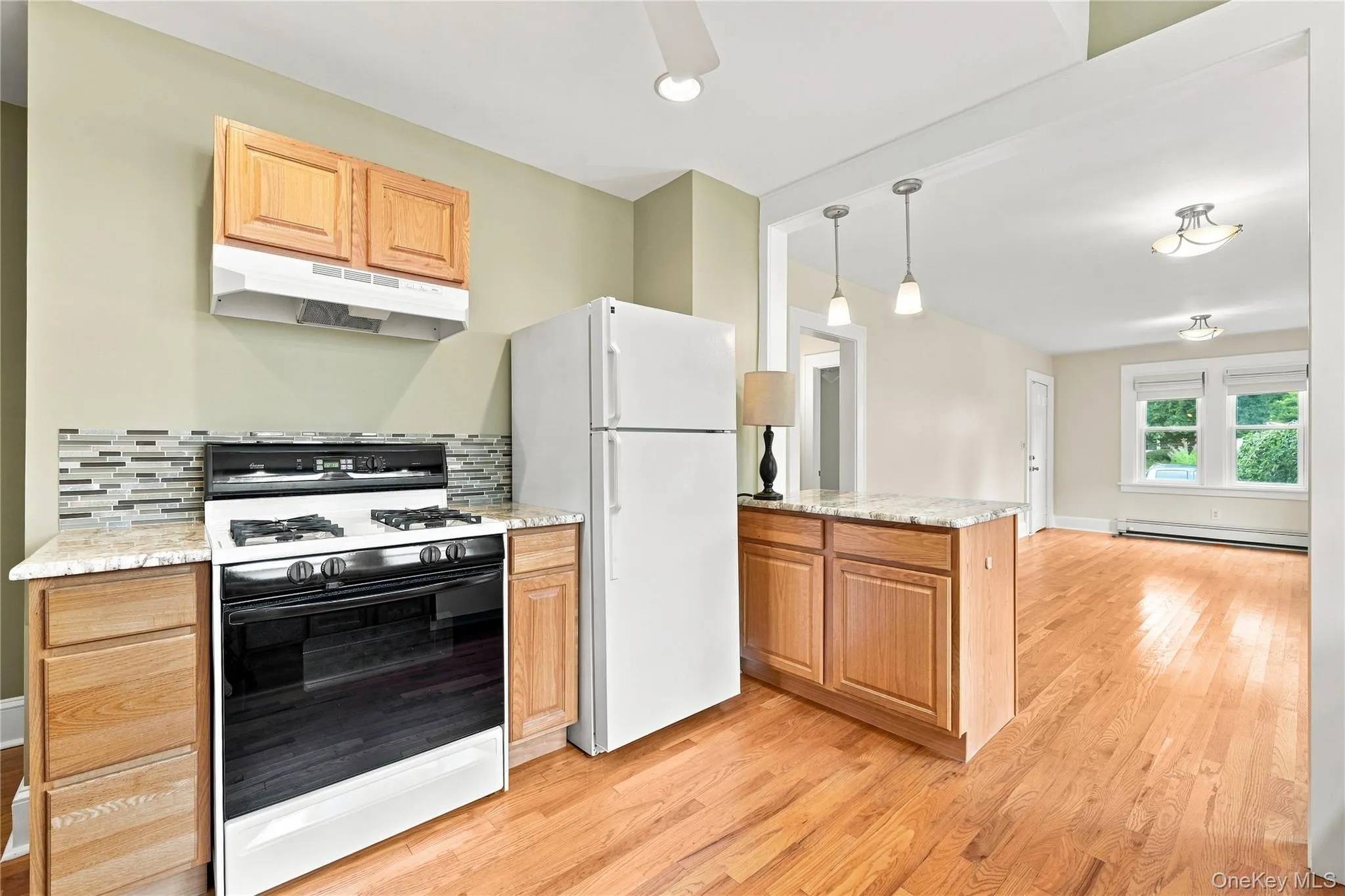 56 Washington Avenue, Babylon, NY, 2 Bedrooms Bedrooms, 7 Rooms Rooms,1 BathroomBathrooms,Residential,For Rent,Washington,0,1046768 56 Washington Avenue, Babylon, NY, 2 Bedrooms Bedrooms, 7 Rooms Rooms,1 BathroomBathrooms,Residential,For Rent,Washington,0,1046768