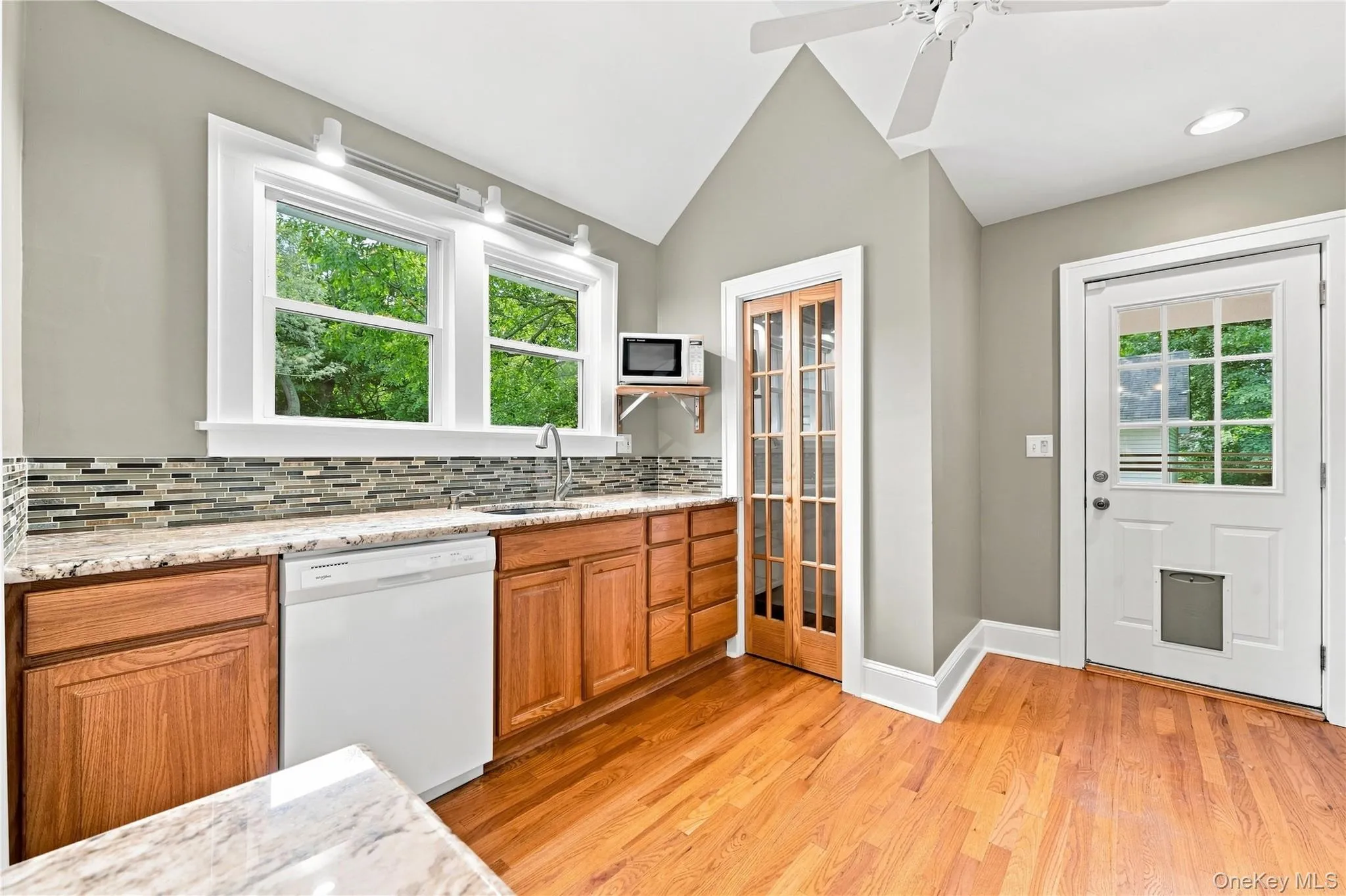56 Washington Avenue, Babylon, NY, 2 Bedrooms Bedrooms, 7 Rooms Rooms,1 BathroomBathrooms,Residential,For Rent,Washington,0,1046768 56 Washington Avenue, Babylon, NY, 2 Bedrooms Bedrooms, 7 Rooms Rooms,1 BathroomBathrooms,Residential,For Rent,Washington,0,1046768
