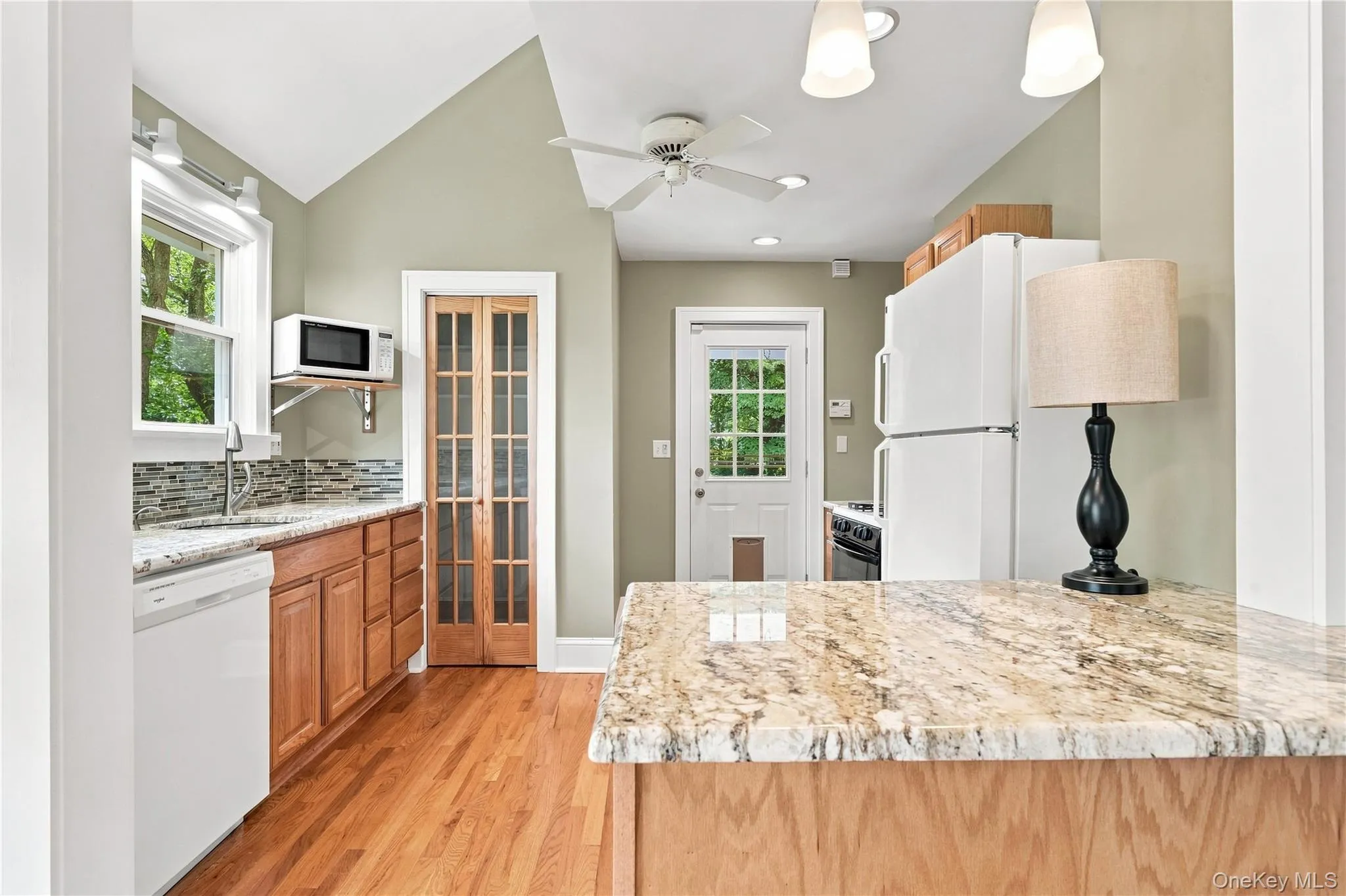56 Washington Avenue, Babylon, NY, 2 Bedrooms Bedrooms, 7 Rooms Rooms,1 BathroomBathrooms,Residential,For Rent,Washington,0,1046768 56 Washington Avenue, Babylon, NY, 2 Bedrooms Bedrooms, 7 Rooms Rooms,1 BathroomBathrooms,Residential,For Rent,Washington,0,1046768