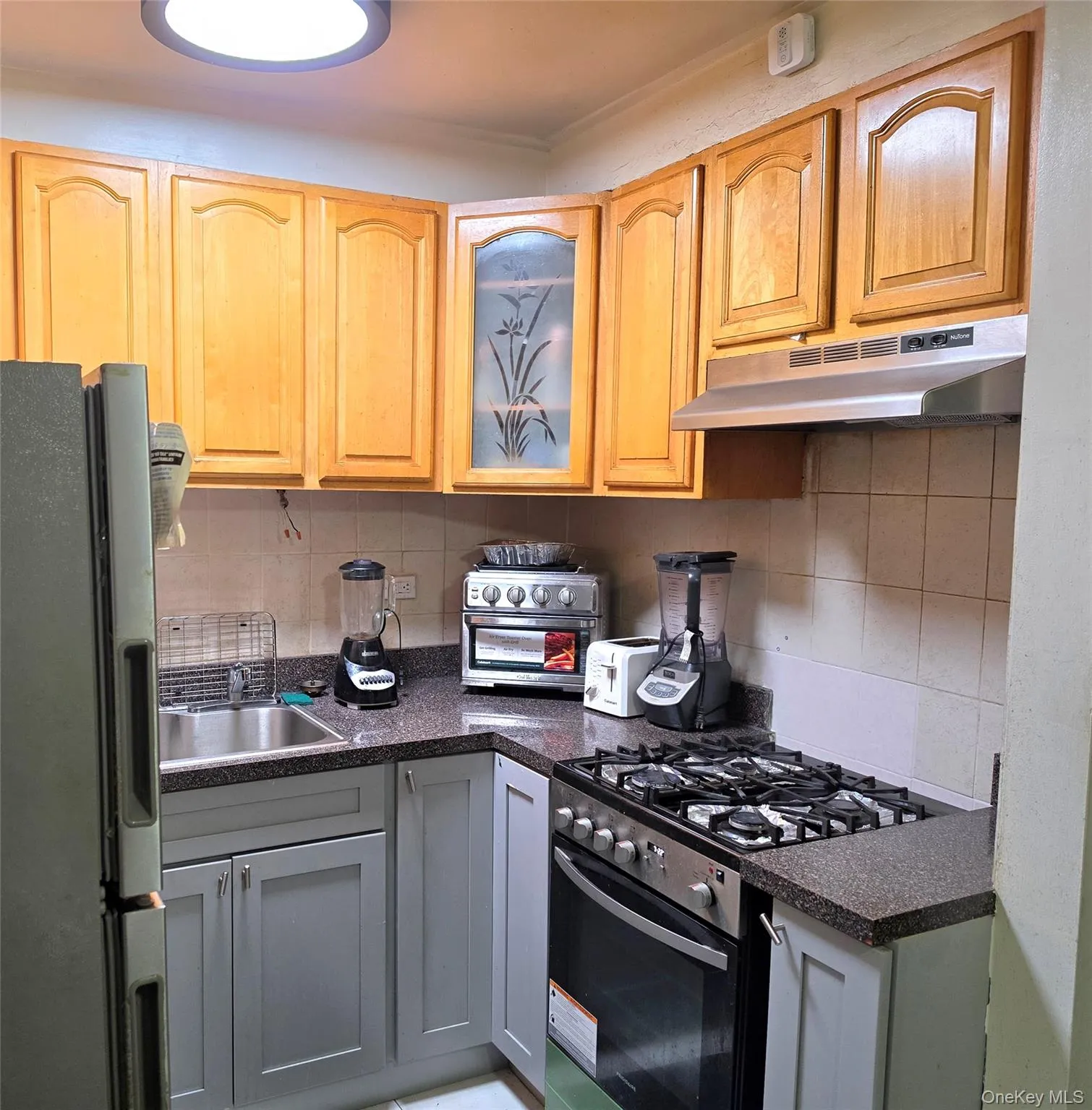 172-70 Highland Avenue, New York, NY, 1 Bedroom Bedrooms, 3 Rooms Rooms,1 BathroomBathrooms,Residential,For Rent,Highland Avenue,0,1046769 172-70 Highland Avenue, New York, NY, 1 Bedroom Bedrooms, 3 Rooms Rooms,1 BathroomBathrooms,Residential,For Rent,Highland Avenue,0,1046769