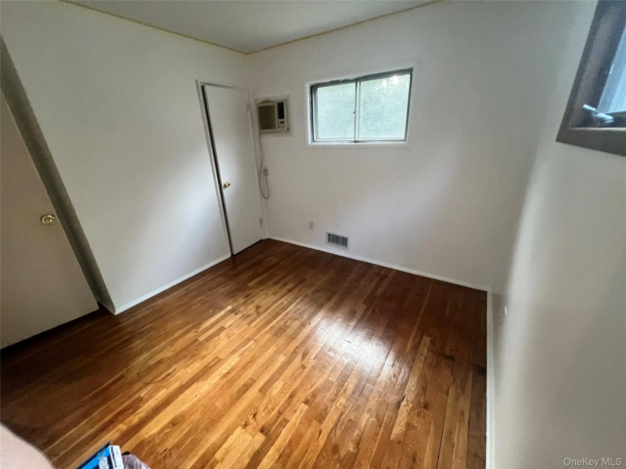 1556 Gardiner Drive, Islip, NY, 3 Bedrooms Bedrooms, 7 Rooms Rooms,1 BathroomBathrooms,Residential,For Rent,Gardiner,0,1046781 1556 Gardiner Drive, Islip, NY, 3 Bedrooms Bedrooms, 7 Rooms Rooms,1 BathroomBathrooms,Residential,For Rent,Gardiner,0,1046781