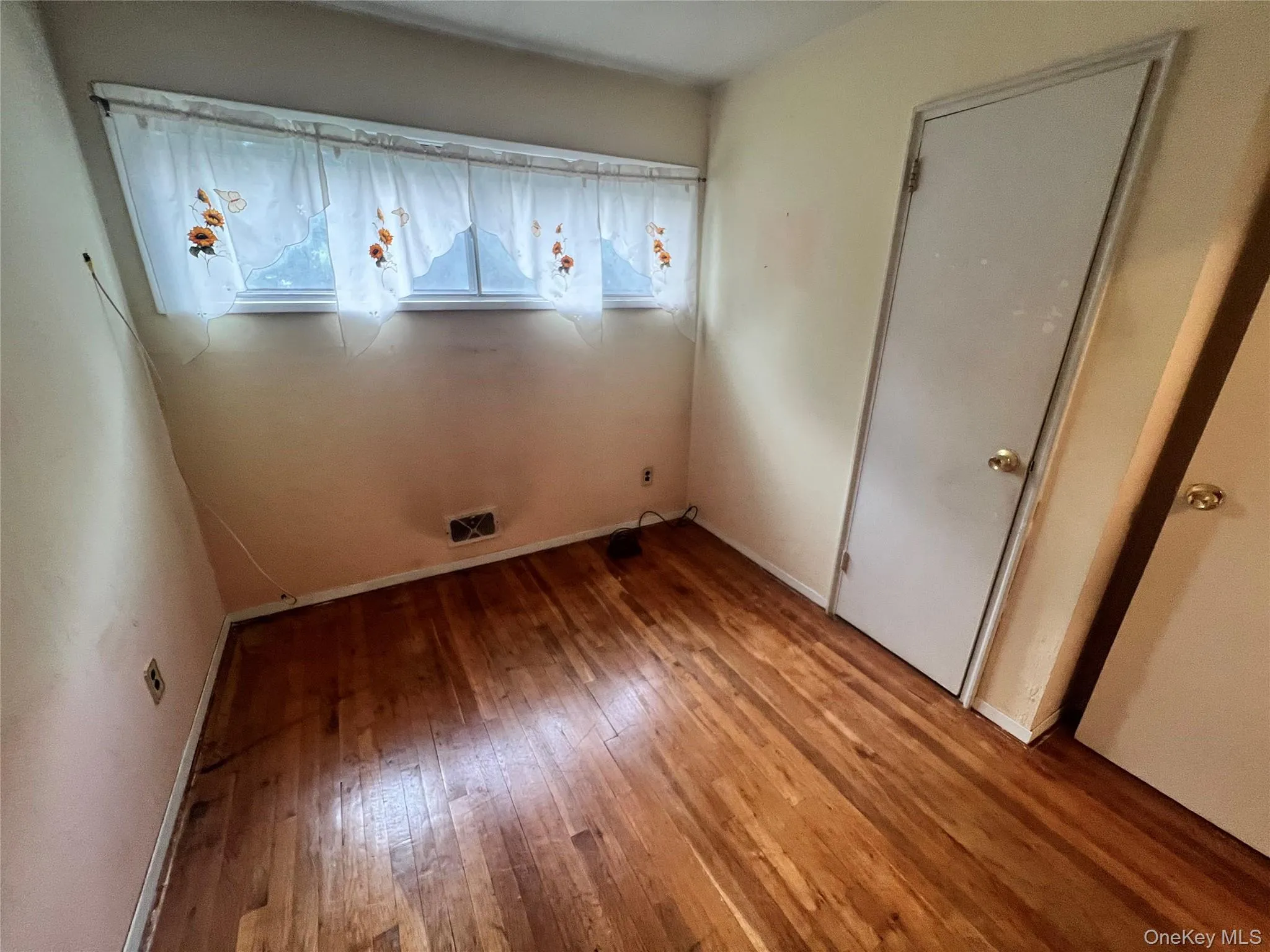 1556 Gardiner Drive, Islip, NY, 3 Bedrooms Bedrooms, 7 Rooms Rooms,1 BathroomBathrooms,Residential,For Rent,Gardiner,0,1046781 1556 Gardiner Drive, Islip, NY, 3 Bedrooms Bedrooms, 7 Rooms Rooms,1 BathroomBathrooms,Residential,For Rent,Gardiner,0,1046781