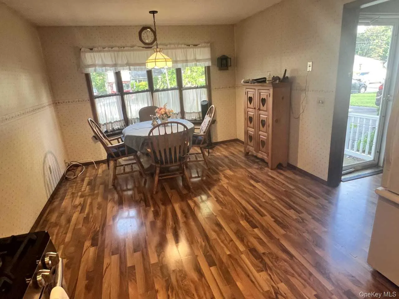 1556 Gardiner Drive, Islip, NY, 3 Bedrooms Bedrooms, 7 Rooms Rooms,1 BathroomBathrooms,Residential,For Rent,Gardiner,0,1046781 1556 Gardiner Drive, Islip, NY, 3 Bedrooms Bedrooms, 7 Rooms Rooms,1 BathroomBathrooms,Residential,For Rent,Gardiner,0,1046781