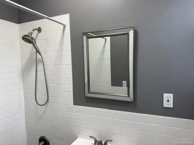 857 Woodward Avenue, New York, NY, 2 Bedrooms Bedrooms, 4 Rooms Rooms,1 BathroomBathrooms,Residential Lease,For Rent,Woodward Avenue,0,1046782 857 Woodward Avenue, New York, NY, 2 Bedrooms Bedrooms, 4 Rooms Rooms,1 BathroomBathrooms,Residential Lease,For Rent,Woodward Avenue,0,1046782