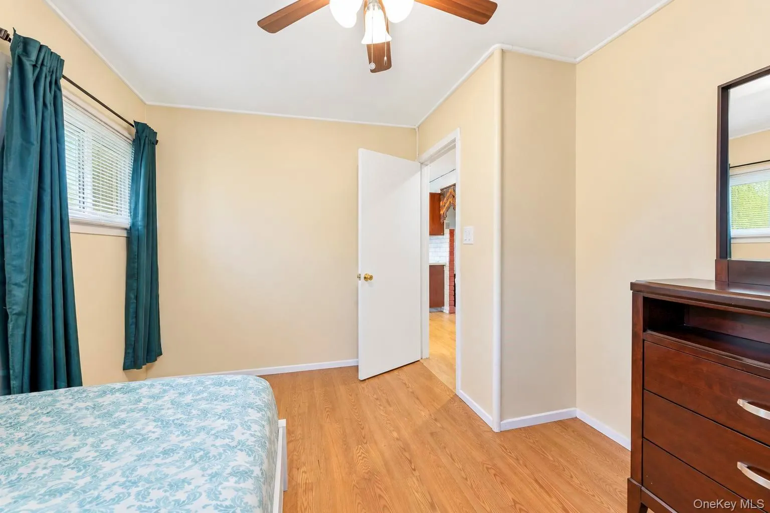 35 Meeting Lane, Oyster Bay, NY, 4 Bedrooms Bedrooms, 6 Rooms Rooms,2 BathroomsBathrooms,Residential,For Rent,Meeting,0,1046786 35 Meeting Lane, Oyster Bay, NY, 4 Bedrooms Bedrooms, 6 Rooms Rooms,2 BathroomsBathrooms,Residential,For Rent,Meeting,0,1046786