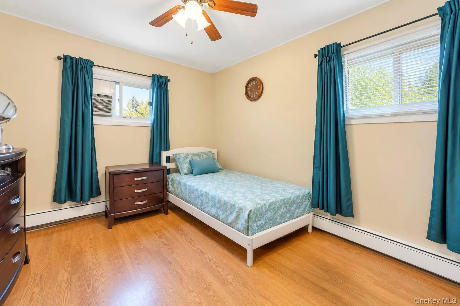 35 Meeting Lane, Oyster Bay, NY, 4 Bedrooms Bedrooms, 6 Rooms Rooms,2 BathroomsBathrooms,Residential,For Rent,Meeting,0,1046786 35 Meeting Lane, Oyster Bay, NY, 4 Bedrooms Bedrooms, 6 Rooms Rooms,2 BathroomsBathrooms,Residential,For Rent,Meeting,0,1046786