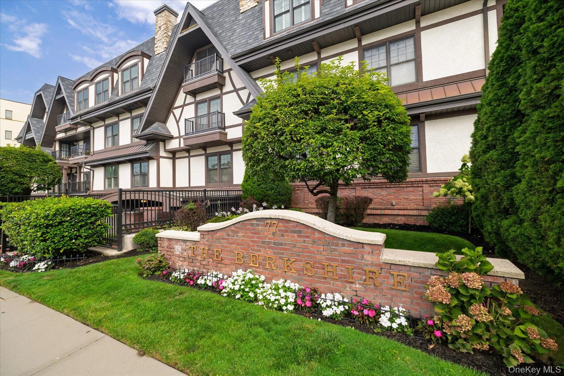 77 Maple Avenue, Hempstead, NY, 2 Bedrooms Bedrooms, 5 Rooms Rooms,2 BathroomsBathrooms,Residential,For Rent,Maple,0,1046800 77 Maple Avenue, Hempstead, NY, 2 Bedrooms Bedrooms, 5 Rooms Rooms,2 BathroomsBathrooms,Residential,For Rent,Maple,0,1046800