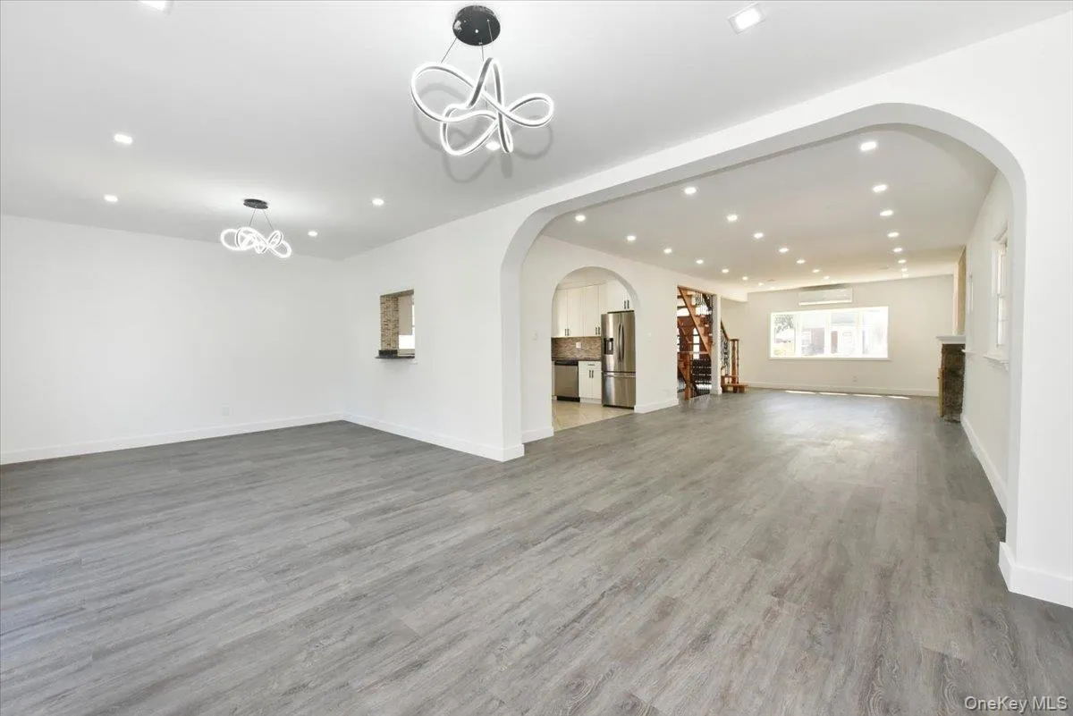7627 175th Street, New York, NY, 5 Bedrooms Bedrooms, 9 Rooms Rooms,3 BathroomsBathrooms,Residential,For Rent,175th,0,1046805 7627 175th Street, New York, NY, 5 Bedrooms Bedrooms, 9 Rooms Rooms,3 BathroomsBathrooms,Residential,For Rent,175th,0,1046805