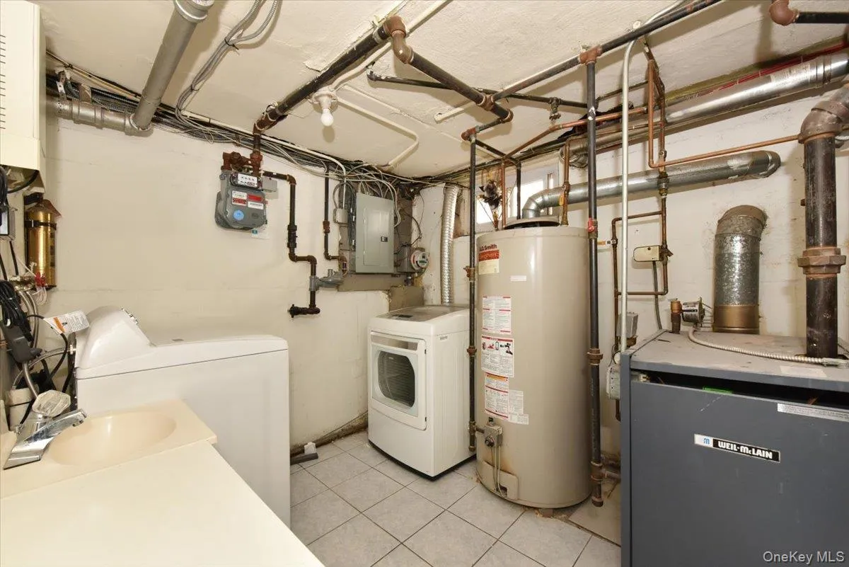 7627 175th Street, New York, NY, 5 Bedrooms Bedrooms, 9 Rooms Rooms,3 BathroomsBathrooms,Residential,For Rent,175th,0,1046805 7627 175th Street, New York, NY, 5 Bedrooms Bedrooms, 9 Rooms Rooms,3 BathroomsBathrooms,Residential,For Rent,175th,0,1046805