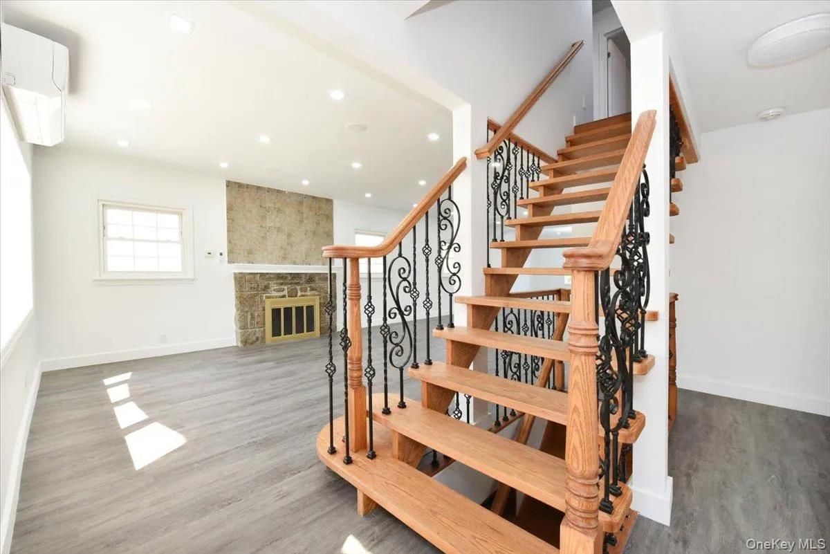 7627 175th Street, New York, NY, 5 Bedrooms Bedrooms, 9 Rooms Rooms,3 BathroomsBathrooms,Residential,For Rent,175th,0,1046805 7627 175th Street, New York, NY, 5 Bedrooms Bedrooms, 9 Rooms Rooms,3 BathroomsBathrooms,Residential,For Rent,175th,0,1046805