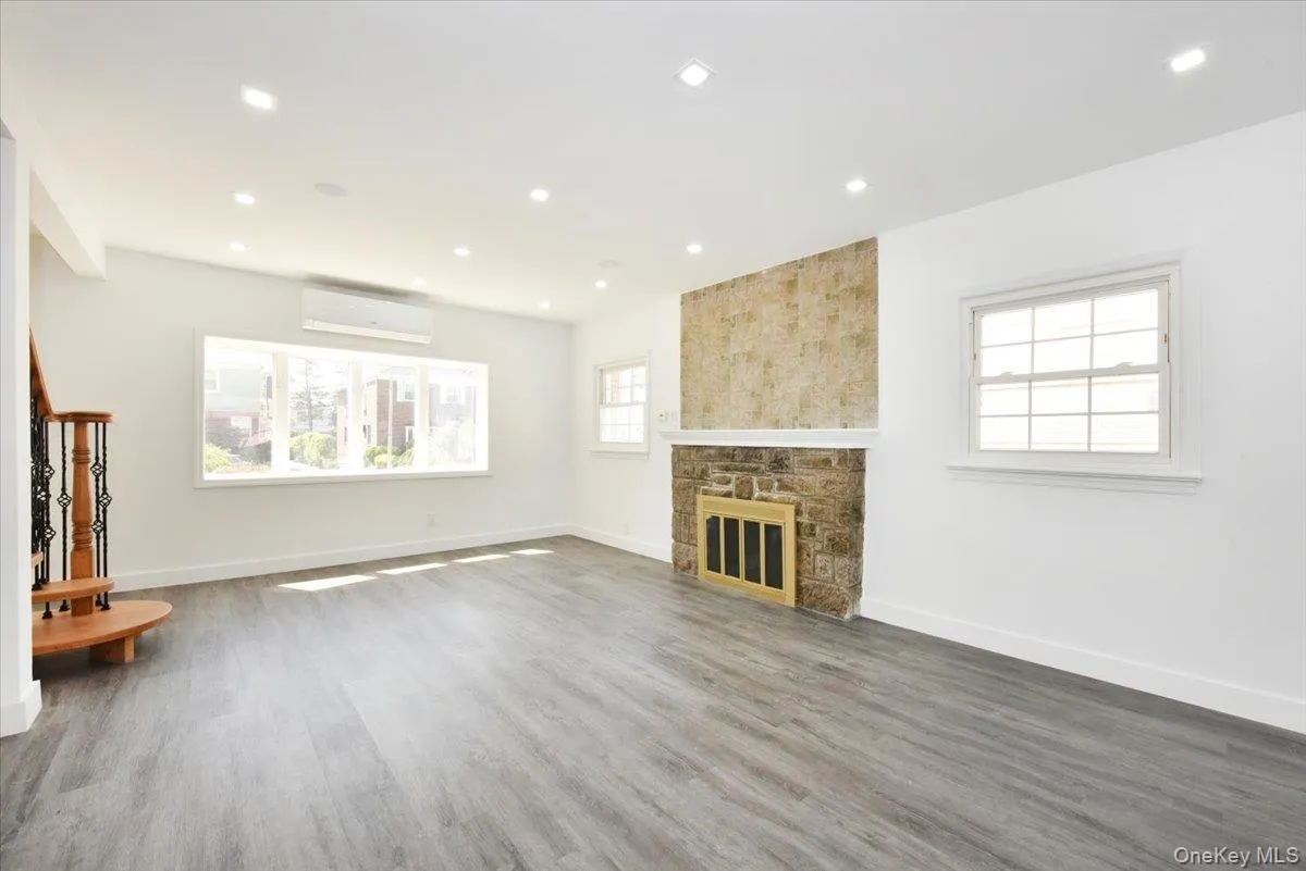 7627 175th Street, New York, NY, 5 Bedrooms Bedrooms, 9 Rooms Rooms,3 BathroomsBathrooms,Residential,For Rent,175th,0,1046805 7627 175th Street, New York, NY, 5 Bedrooms Bedrooms, 9 Rooms Rooms,3 BathroomsBathrooms,Residential,For Rent,175th,0,1046805