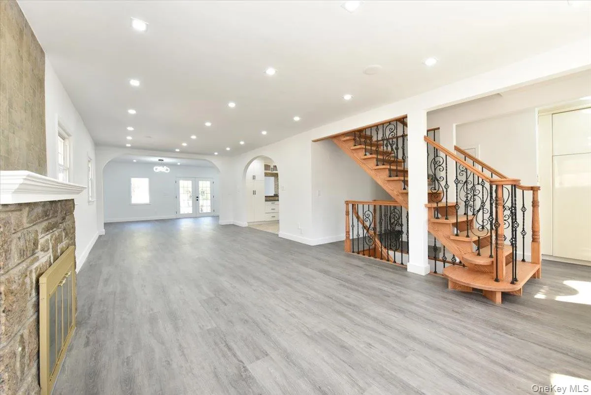 7627 175th Street, New York, NY, 5 Bedrooms Bedrooms, 9 Rooms Rooms,3 BathroomsBathrooms,Residential,For Rent,175th,0,1046805 7627 175th Street, New York, NY, 5 Bedrooms Bedrooms, 9 Rooms Rooms,3 BathroomsBathrooms,Residential,For Rent,175th,0,1046805
