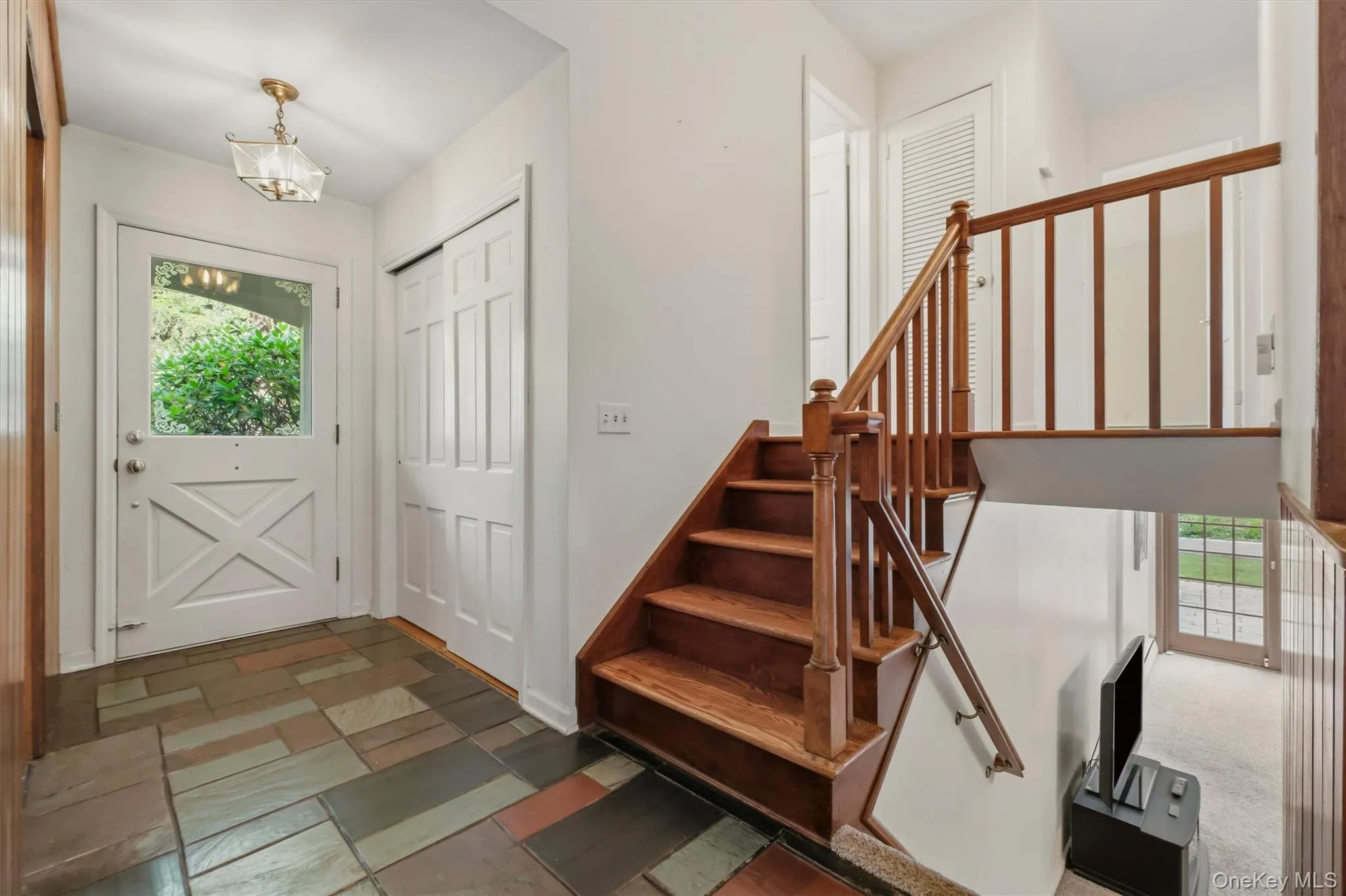 With coat closet With coat closet