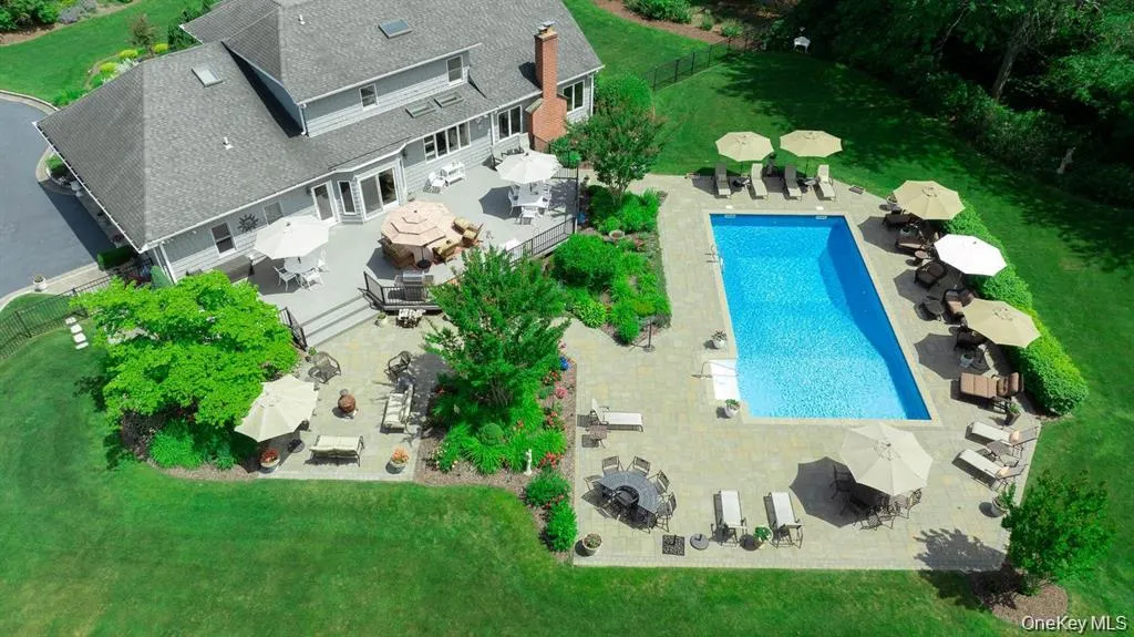 15 The Chase, Smithtown, NY, 6 Bedrooms Bedrooms, 11 Rooms Rooms,5 BathroomsBathrooms,Residential,For Rent,The Chase,0,1046808 15 The Chase, Smithtown, NY, 6 Bedrooms Bedrooms, 11 Rooms Rooms,5 BathroomsBathrooms,Residential,For Rent,The Chase,0,1046808