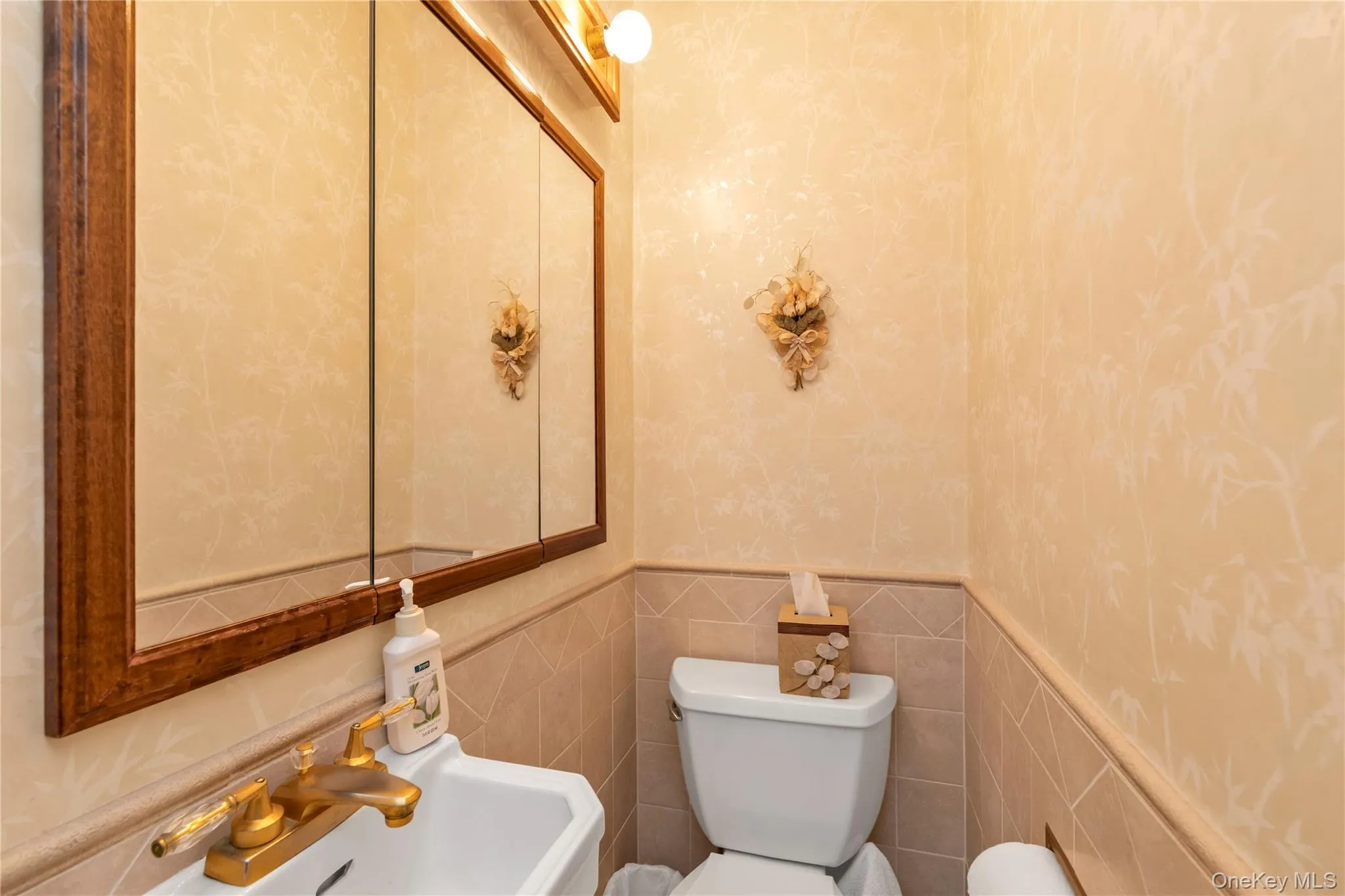 67-03 214th Street, New York, NY, 3 Bedrooms Bedrooms, 6 Rooms Rooms,1 BathroomBathrooms,Residential,For Rent,214th,0,1046813 67-03 214th Street, New York, NY, 3 Bedrooms Bedrooms, 6 Rooms Rooms,1 BathroomBathrooms,Residential,For Rent,214th,0,1046813