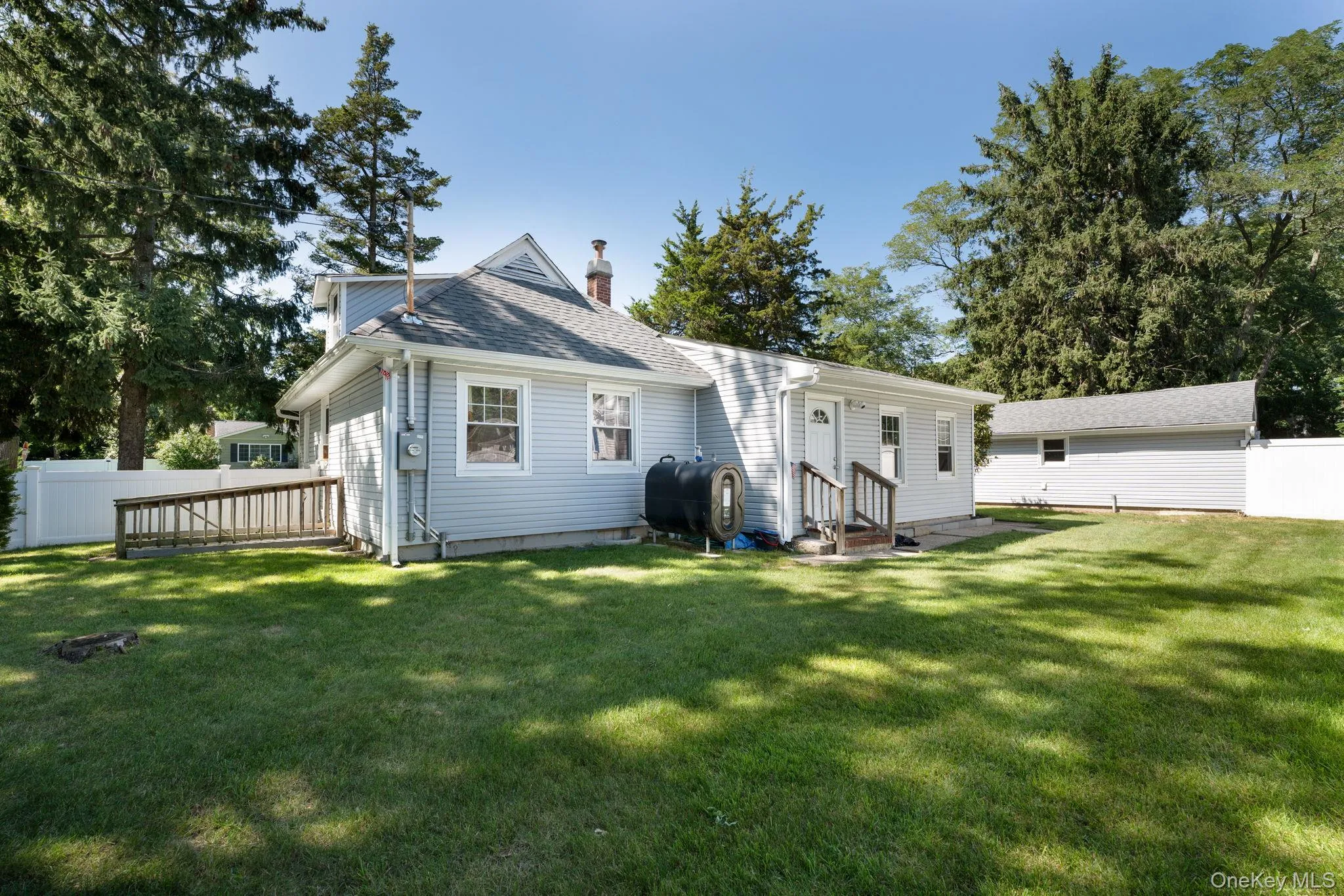 51 Norwood Avenue, Brookhaven, NY, 3 Bedrooms Bedrooms, 8 Rooms Rooms,2 BathroomsBathrooms,Residential,For Rent,Norwood,0,1046814 51 Norwood Avenue, Brookhaven, NY, 3 Bedrooms Bedrooms, 8 Rooms Rooms,2 BathroomsBathrooms,Residential,For Rent,Norwood,0,1046814