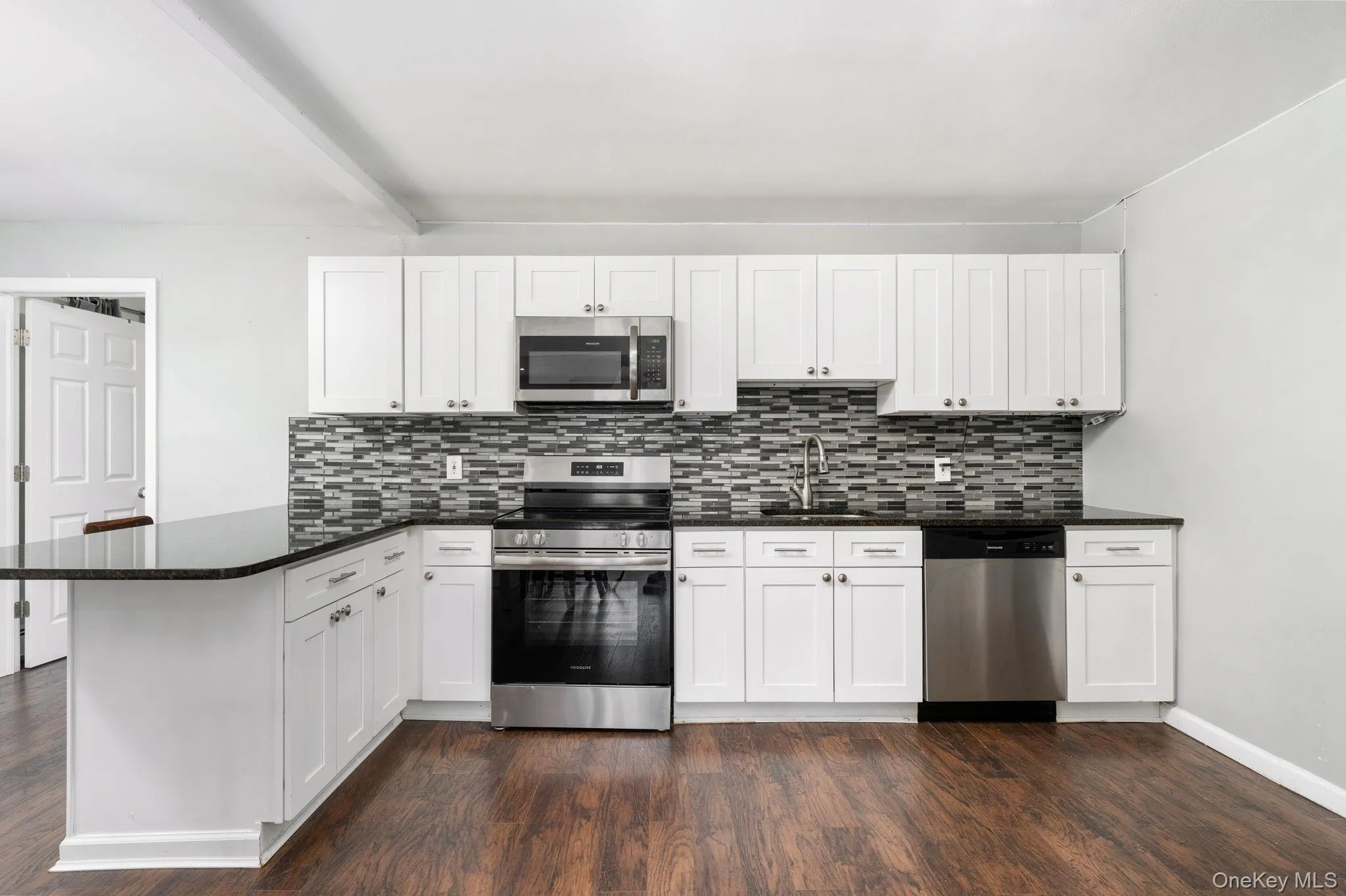 51 Norwood Avenue, Brookhaven, NY, 3 Bedrooms Bedrooms, 8 Rooms Rooms,2 BathroomsBathrooms,Residential,For Rent,Norwood,0,1046814 51 Norwood Avenue, Brookhaven, NY, 3 Bedrooms Bedrooms, 8 Rooms Rooms,2 BathroomsBathrooms,Residential,For Rent,Norwood,0,1046814