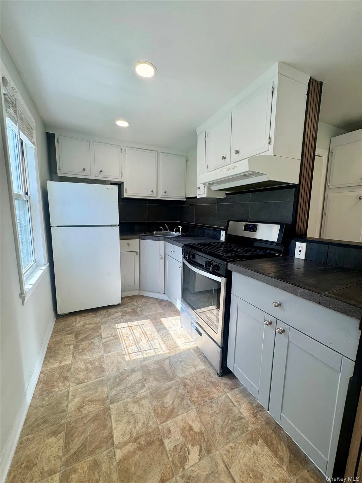 249 Macquesten Parkway, Mount Vernon, NY, 2 Bedrooms Bedrooms, 5 Rooms Rooms,1 BathroomBathrooms,Residential Lease,For Rent,Macquesten,0,1046822 249 Macquesten Parkway, Mount Vernon, NY, 2 Bedrooms Bedrooms, 5 Rooms Rooms,1 BathroomBathrooms,Residential Lease,For Rent,Macquesten,0,1046822