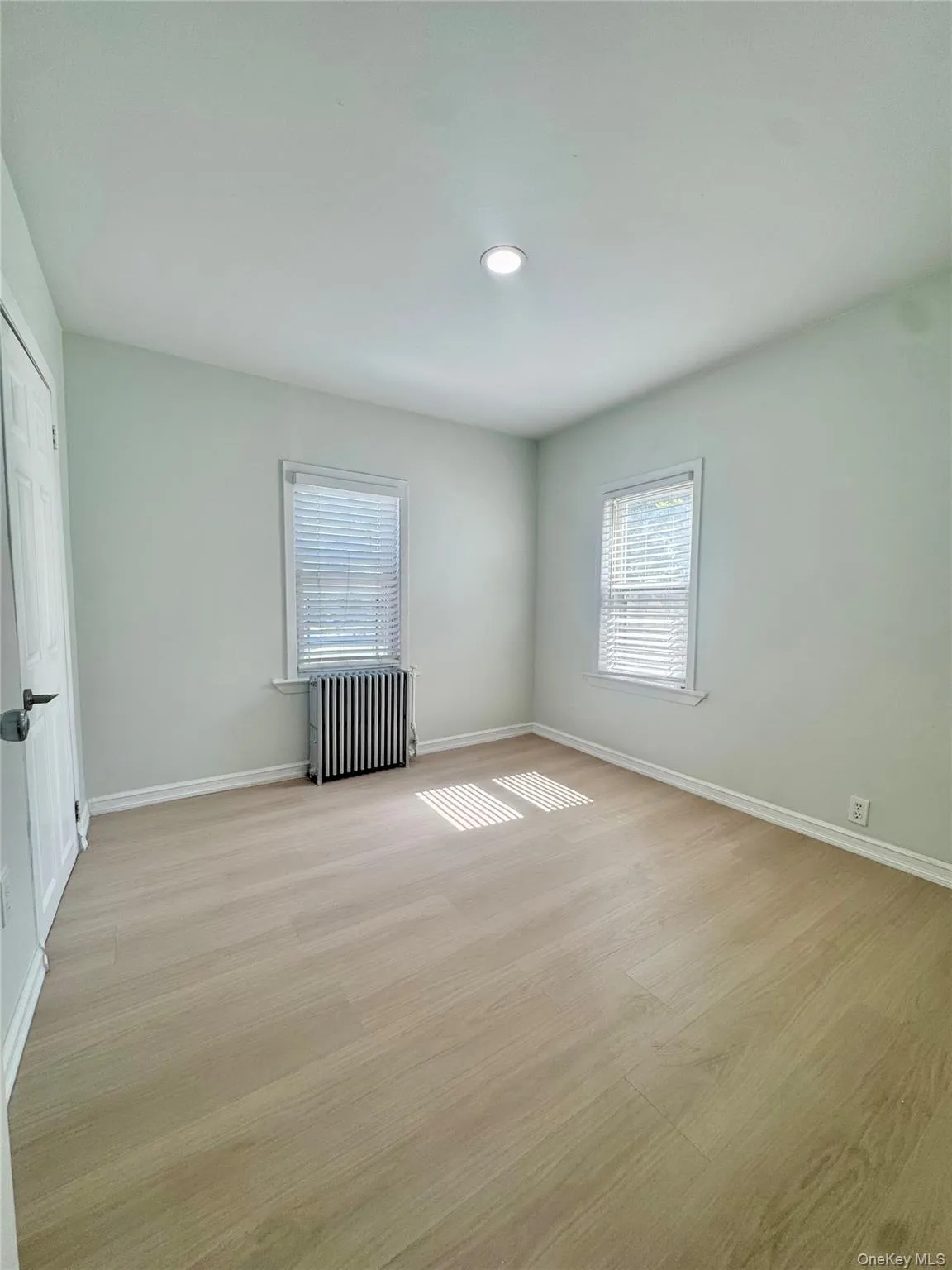 249 Macquesten Parkway, Mount Vernon, NY, 2 Bedrooms Bedrooms, 5 Rooms Rooms,1 BathroomBathrooms,Residential Lease,For Rent,Macquesten,0,1046822 249 Macquesten Parkway, Mount Vernon, NY, 2 Bedrooms Bedrooms, 5 Rooms Rooms,1 BathroomBathrooms,Residential Lease,For Rent,Macquesten,0,1046822