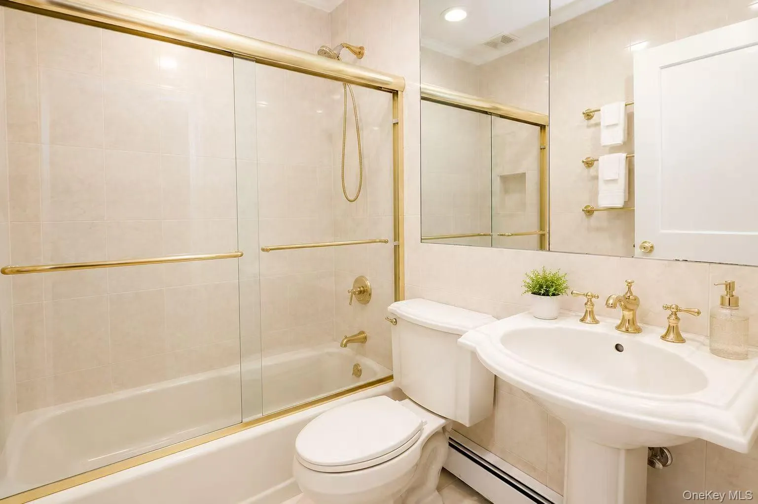 54 Magnolia Lane, Oyster Bay, NY, 3 Bedrooms Bedrooms, 8 Rooms Rooms,3 BathroomsBathrooms,Residential,For Rent,Magnolia,0,1046827 54 Magnolia Lane, Oyster Bay, NY, 3 Bedrooms Bedrooms, 8 Rooms Rooms,3 BathroomsBathrooms,Residential,For Rent,Magnolia,0,1046827