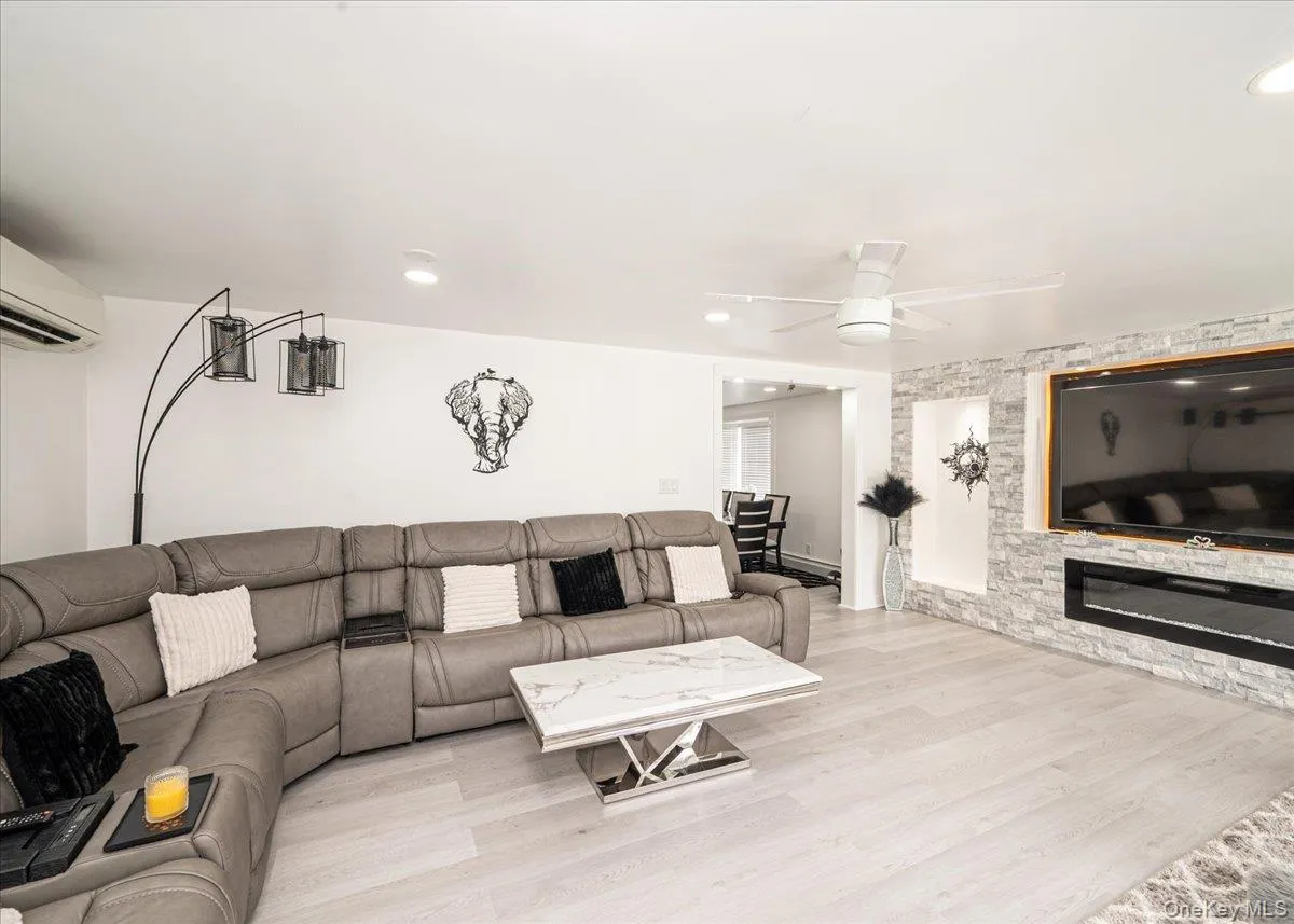 2696 Alder Road, Hempstead, NY, 4 Bedrooms Bedrooms, 8 Rooms Rooms,2 BathroomsBathrooms,Residential,For Rent,Alder,0,1046828 2696 Alder Road, Hempstead, NY, 4 Bedrooms Bedrooms, 8 Rooms Rooms,2 BathroomsBathrooms,Residential,For Rent,Alder,0,1046828