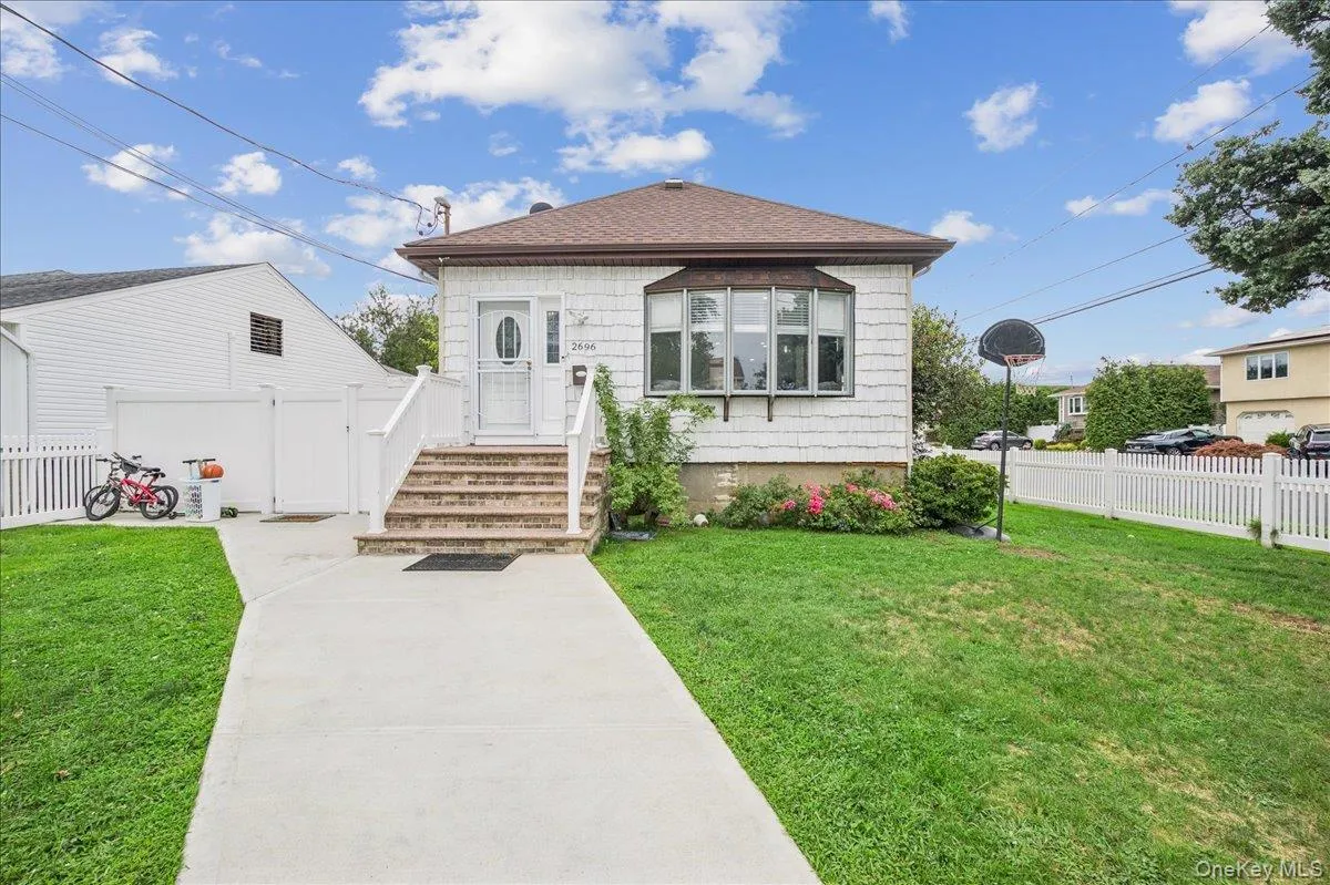 2696 Alder Road, Hempstead, NY, 4 Bedrooms Bedrooms, 8 Rooms Rooms,2 BathroomsBathrooms,Residential,For Rent,Alder,0,1046828 2696 Alder Road, Hempstead, NY, 4 Bedrooms Bedrooms, 8 Rooms Rooms,2 BathroomsBathrooms,Residential,For Rent,Alder,0,1046828