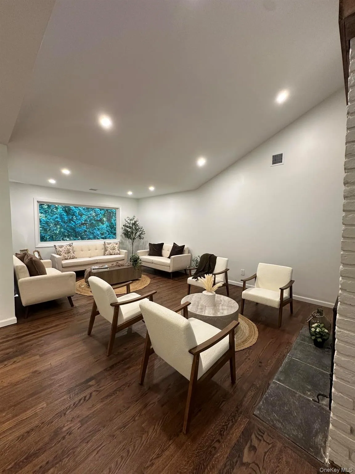 10 Moonedge Road, Huntington, NY, 4 Bedrooms Bedrooms, 9 Rooms Rooms,3 BathroomsBathrooms,Residential,For Rent,Moonedge,0,1046829 10 Moonedge Road, Huntington, NY, 4 Bedrooms Bedrooms, 9 Rooms Rooms,3 BathroomsBathrooms,Residential,For Rent,Moonedge,0,1046829