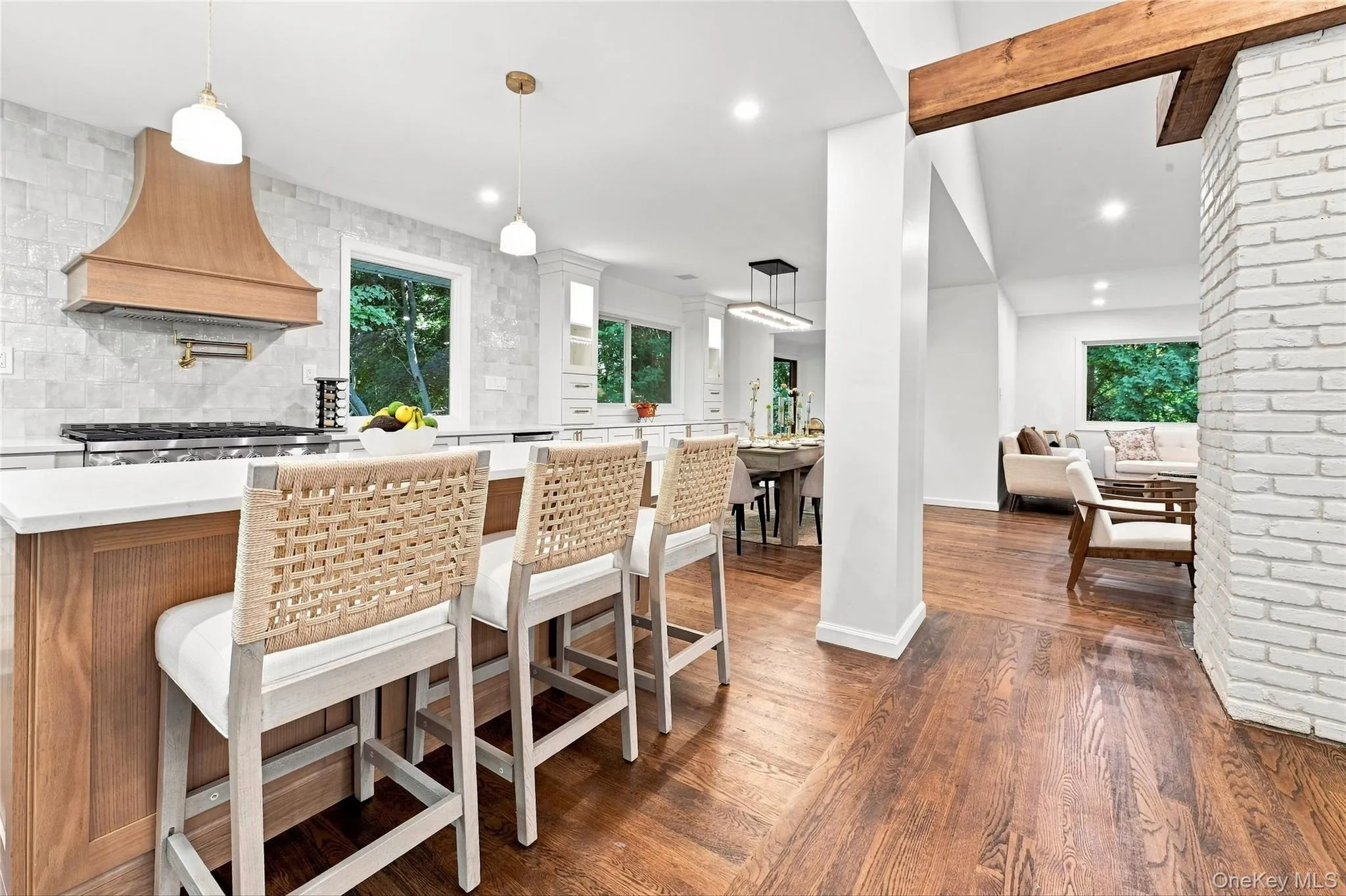 10 Moonedge Road, Huntington, NY, 4 Bedrooms Bedrooms, 9 Rooms Rooms,3 BathroomsBathrooms,Residential,For Rent,Moonedge,0,1046829 10 Moonedge Road, Huntington, NY, 4 Bedrooms Bedrooms, 9 Rooms Rooms,3 BathroomsBathrooms,Residential,For Rent,Moonedge,0,1046829