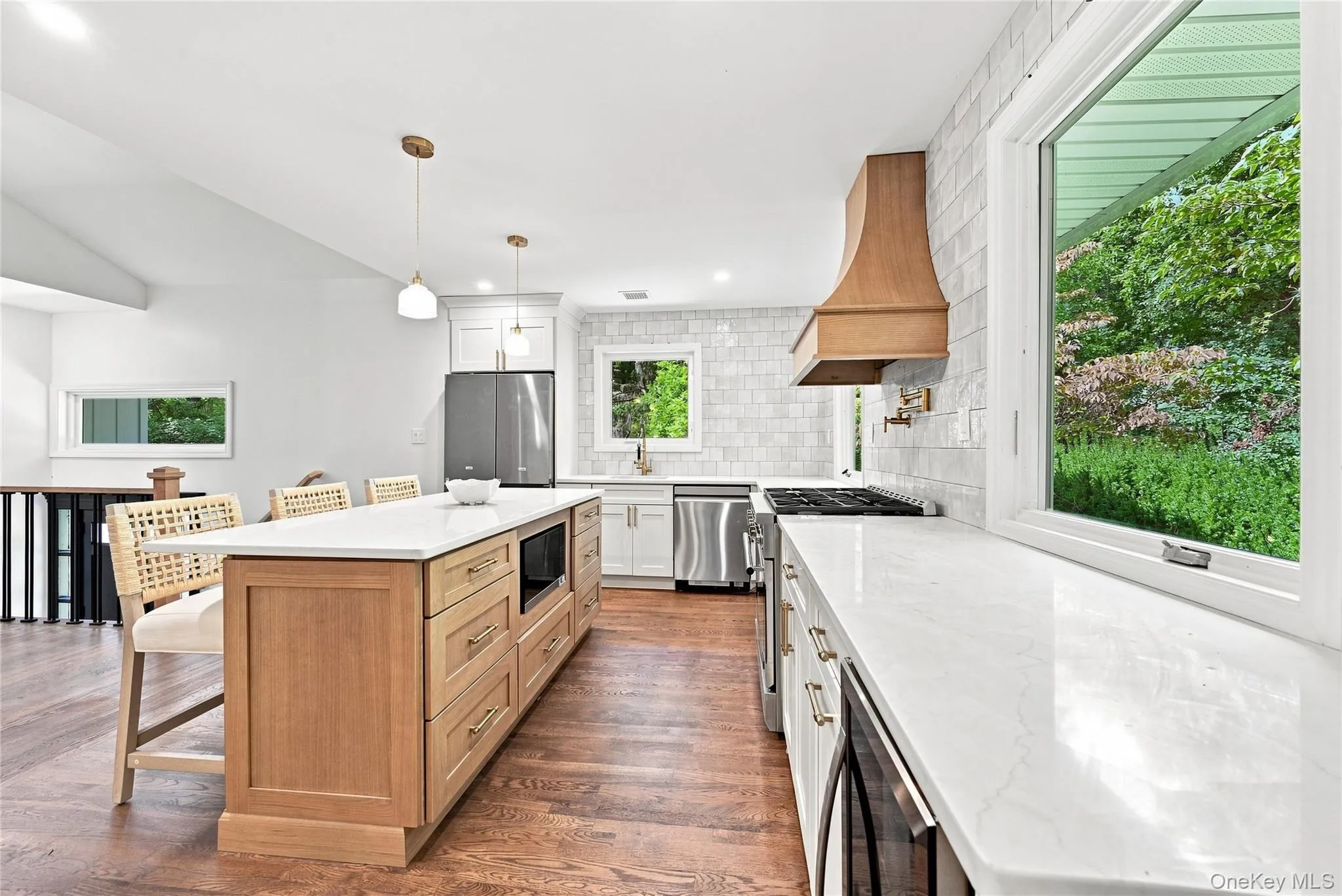 10 Moonedge Road, Huntington, NY, 4 Bedrooms Bedrooms, 9 Rooms Rooms,3 BathroomsBathrooms,Residential,For Rent,Moonedge,0,1046829 10 Moonedge Road, Huntington, NY, 4 Bedrooms Bedrooms, 9 Rooms Rooms,3 BathroomsBathrooms,Residential,For Rent,Moonedge,0,1046829