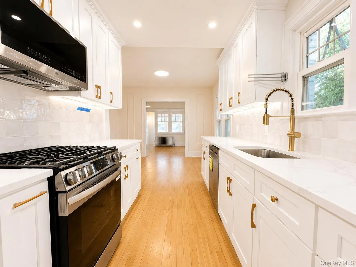 42 Crestview Street, New Rochelle, NY, 3 Bedrooms Bedrooms, 6 Rooms Rooms,1 BathroomBathrooms,Residential Lease,For Rent,Crestview,0,1046834 42 Crestview Street, New Rochelle, NY, 3 Bedrooms Bedrooms, 6 Rooms Rooms,1 BathroomBathrooms,Residential Lease,For Rent,Crestview,0,1046834