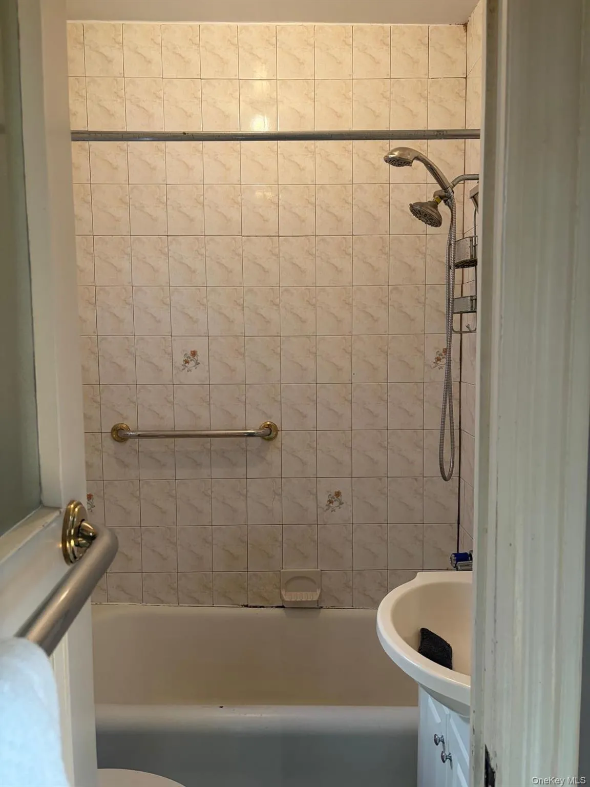 3134 79th Street, New York, NY, 3 Bedrooms Bedrooms, 5 Rooms Rooms,1 BathroomBathrooms,Residential Lease,For Rent,79th,0,1046839 3134 79th Street, New York, NY, 3 Bedrooms Bedrooms, 5 Rooms Rooms,1 BathroomBathrooms,Residential Lease,For Rent,79th,0,1046839