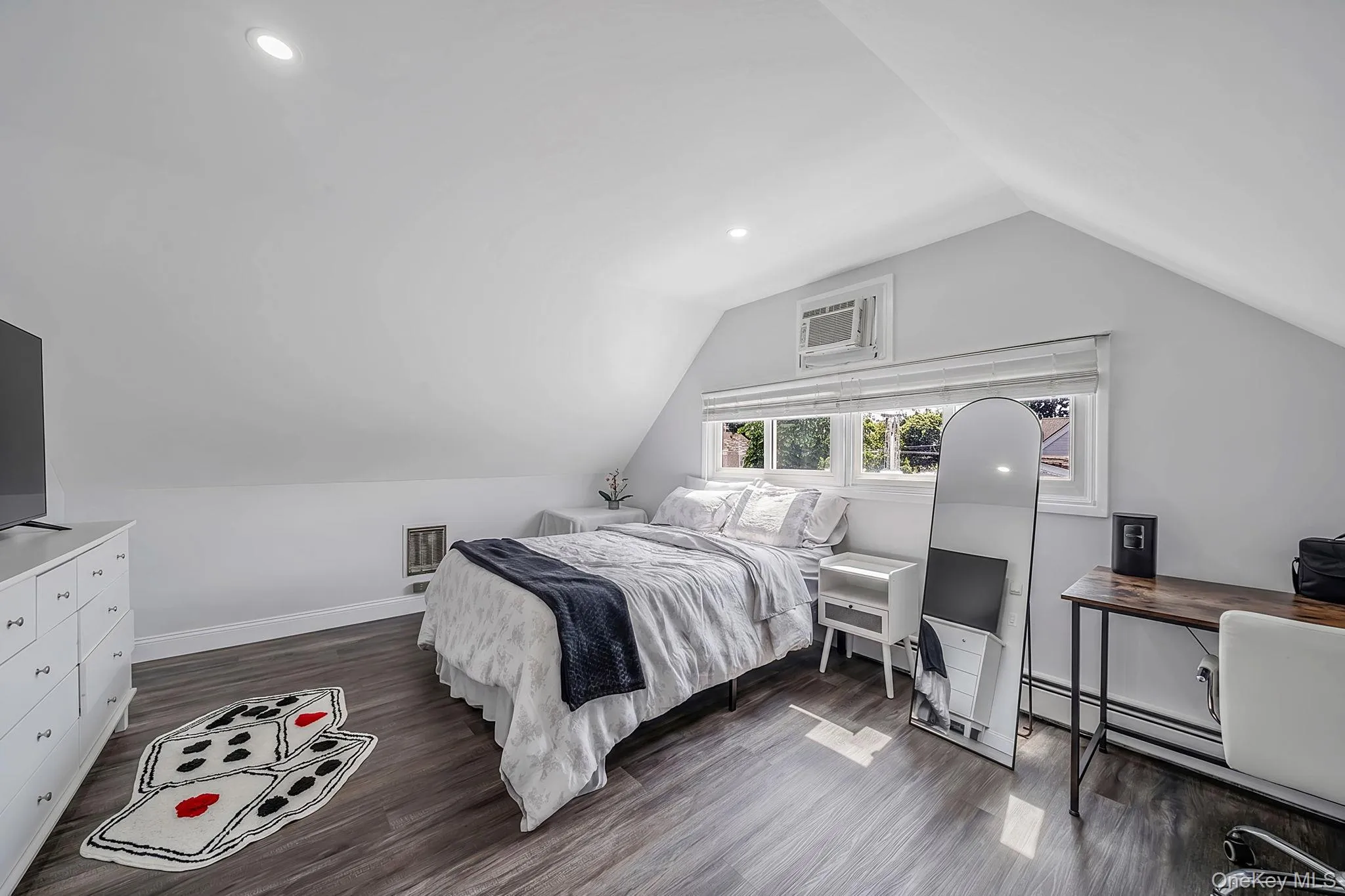 90 TWIN Lane, Hempstead, NY, 4 Bedrooms Bedrooms, 10 Rooms Rooms,2 BathroomsBathrooms,Residential Lease,For Rent,TWIN,0,1046845 90 TWIN Lane, Hempstead, NY, 4 Bedrooms Bedrooms, 10 Rooms Rooms,2 BathroomsBathrooms,Residential Lease,For Rent,TWIN,0,1046845