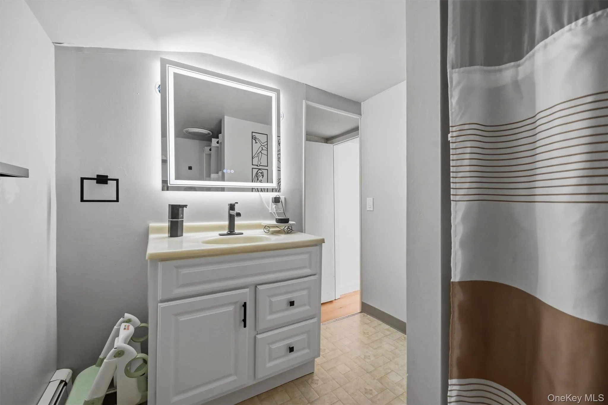 56 Main Street, Minisink, NY, 3 Bedrooms Bedrooms, 5 Rooms Rooms,2 BathroomsBathrooms,Residential,For Rent,Main,0,1046846 56 Main Street, Minisink, NY, 3 Bedrooms Bedrooms, 5 Rooms Rooms,2 BathroomsBathrooms,Residential,For Rent,Main,0,1046846