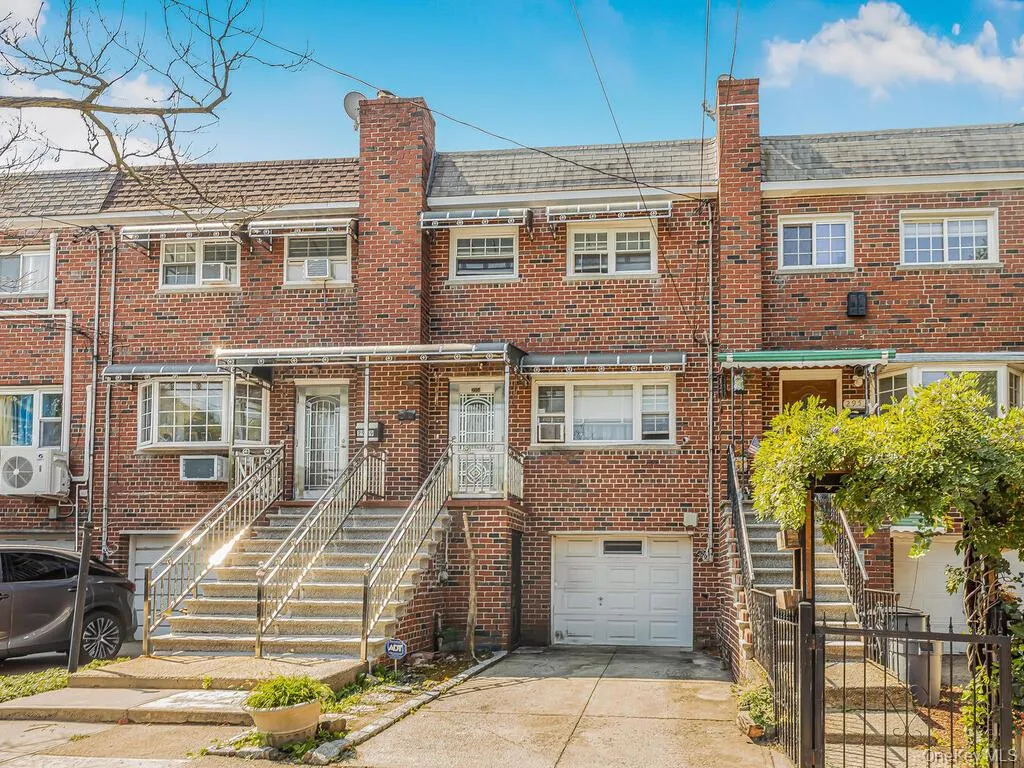 2951 Kingsland Avenue, New York, NY, 4 Bedrooms Bedrooms, 4 Rooms Rooms,3 BathroomsBathrooms,Residential,For Rent,Kingsland,0,1046847 2951 Kingsland Avenue, New York, NY, 4 Bedrooms Bedrooms, 4 Rooms Rooms,3 BathroomsBathrooms,Residential,For Rent,Kingsland,0,1046847