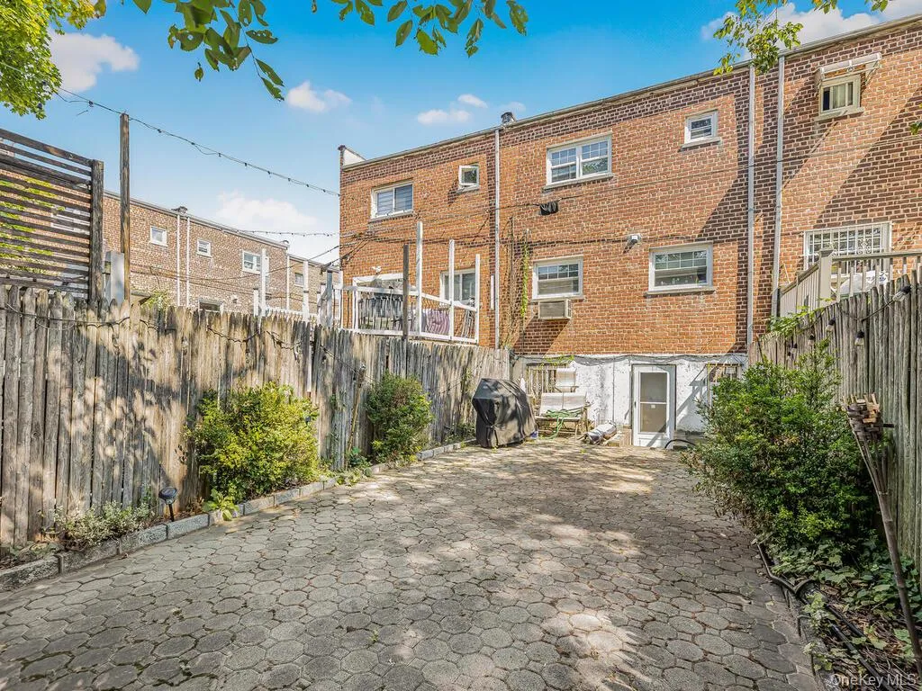 2951 Kingsland Avenue, New York, NY, 4 Bedrooms Bedrooms, 4 Rooms Rooms,3 BathroomsBathrooms,Residential,For Rent,Kingsland,0,1046847 2951 Kingsland Avenue, New York, NY, 4 Bedrooms Bedrooms, 4 Rooms Rooms,3 BathroomsBathrooms,Residential,For Rent,Kingsland,0,1046847