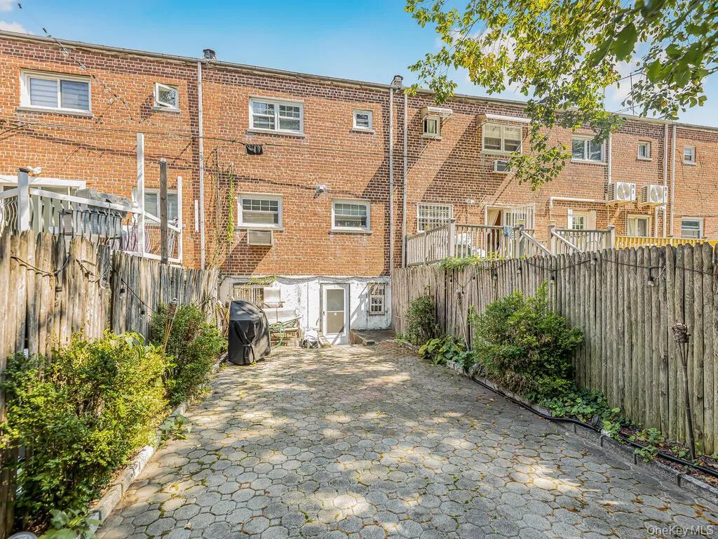 2951 Kingsland Avenue, New York, NY, 4 Bedrooms Bedrooms, 4 Rooms Rooms,3 BathroomsBathrooms,Residential,For Rent,Kingsland,0,1046847 2951 Kingsland Avenue, New York, NY, 4 Bedrooms Bedrooms, 4 Rooms Rooms,3 BathroomsBathrooms,Residential,For Rent,Kingsland,0,1046847