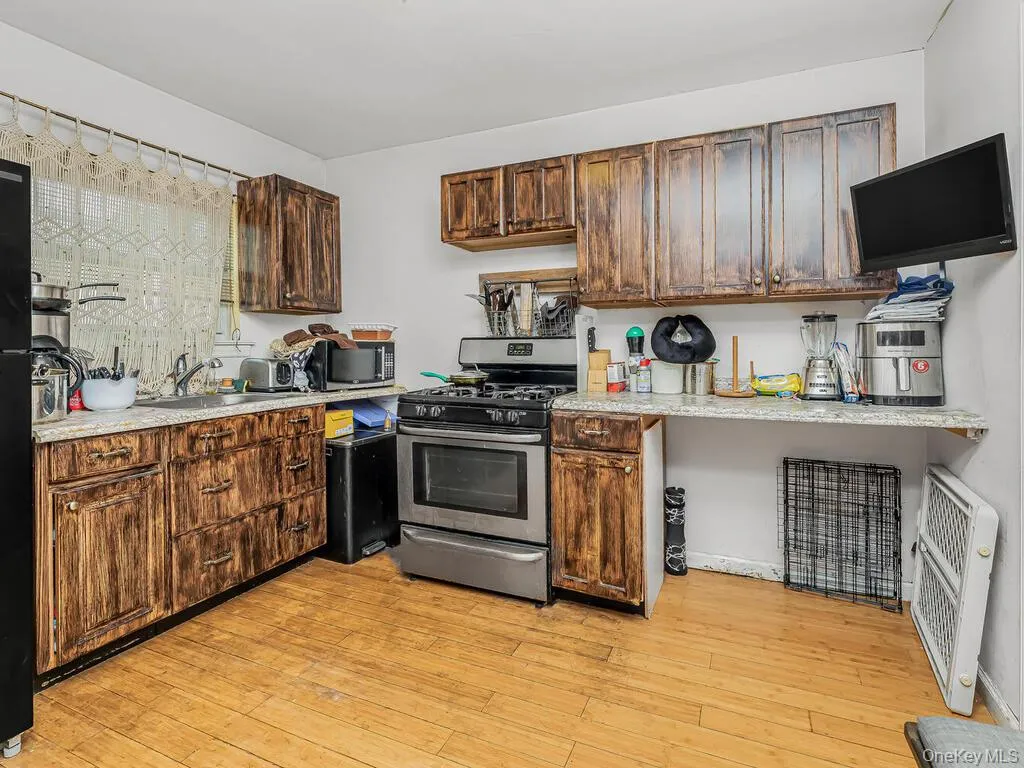 2951 Kingsland Avenue, New York, NY, 4 Bedrooms Bedrooms, 4 Rooms Rooms,3 BathroomsBathrooms,Residential,For Rent,Kingsland,0,1046847 2951 Kingsland Avenue, New York, NY, 4 Bedrooms Bedrooms, 4 Rooms Rooms,3 BathroomsBathrooms,Residential,For Rent,Kingsland,0,1046847