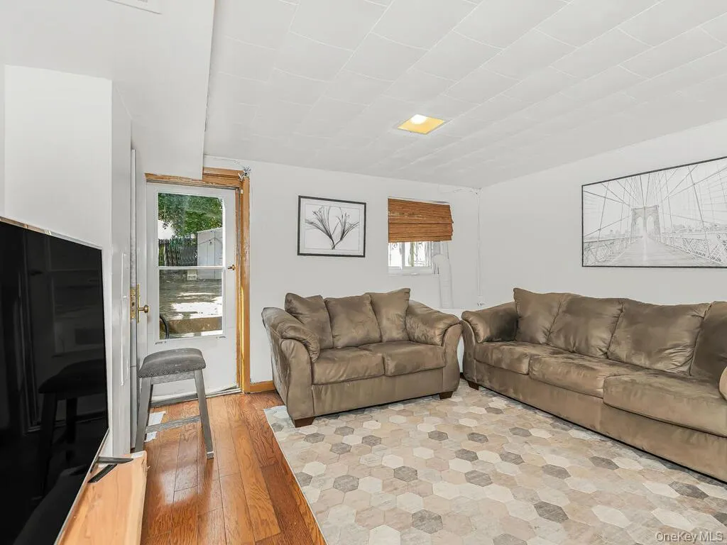 2951 Kingsland Avenue, New York, NY, 4 Bedrooms Bedrooms, 4 Rooms Rooms,3 BathroomsBathrooms,Residential,For Rent,Kingsland,0,1046847 2951 Kingsland Avenue, New York, NY, 4 Bedrooms Bedrooms, 4 Rooms Rooms,3 BathroomsBathrooms,Residential,For Rent,Kingsland,0,1046847