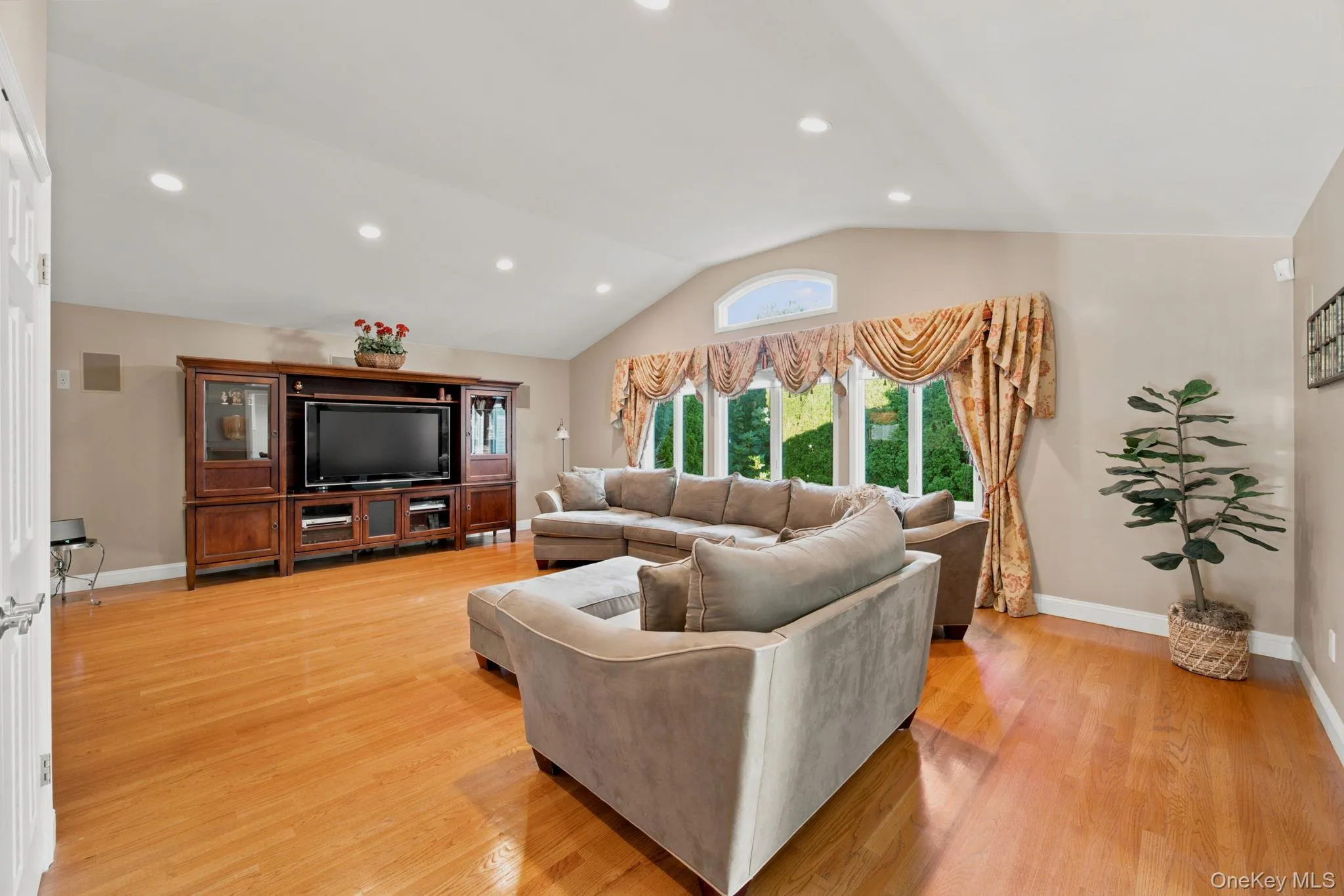 154 Celler Avenue, North Hempstead, NY, 3 Bedrooms Bedrooms, 8 Rooms Rooms,3 BathroomsBathrooms,Residential,For Rent,Celler,0,1046862 154 Celler Avenue, North Hempstead, NY, 3 Bedrooms Bedrooms, 8 Rooms Rooms,3 BathroomsBathrooms,Residential,For Rent,Celler,0,1046862